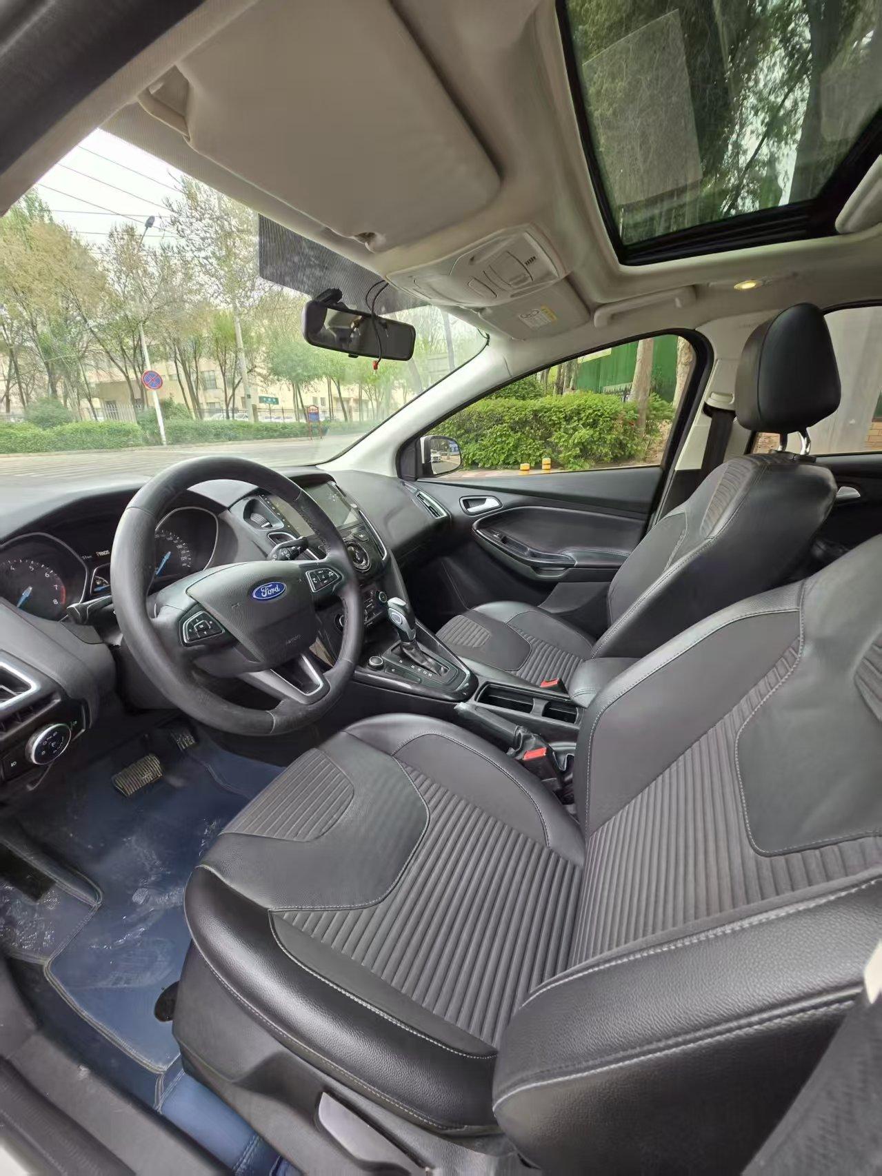 Ford Focus ST 2015 thumb 5