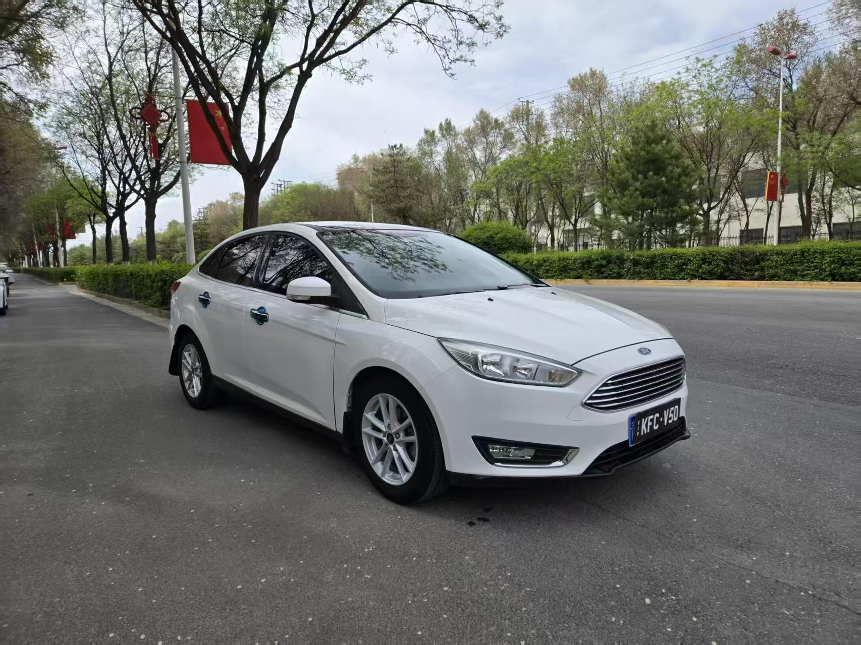 Ford Focus ST 2015 thumb 10