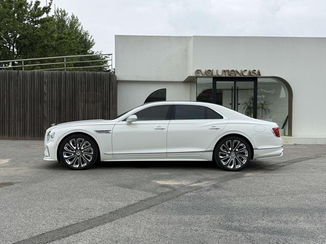 Bentley PHEV 2025 thumb 2