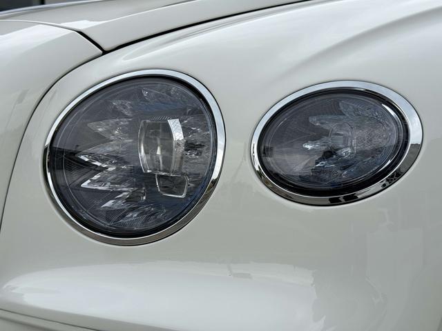 Bentley PHEV 2025 thumb 6