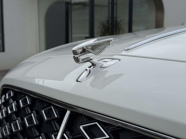 Bentley PHEV 2025 thumb 8