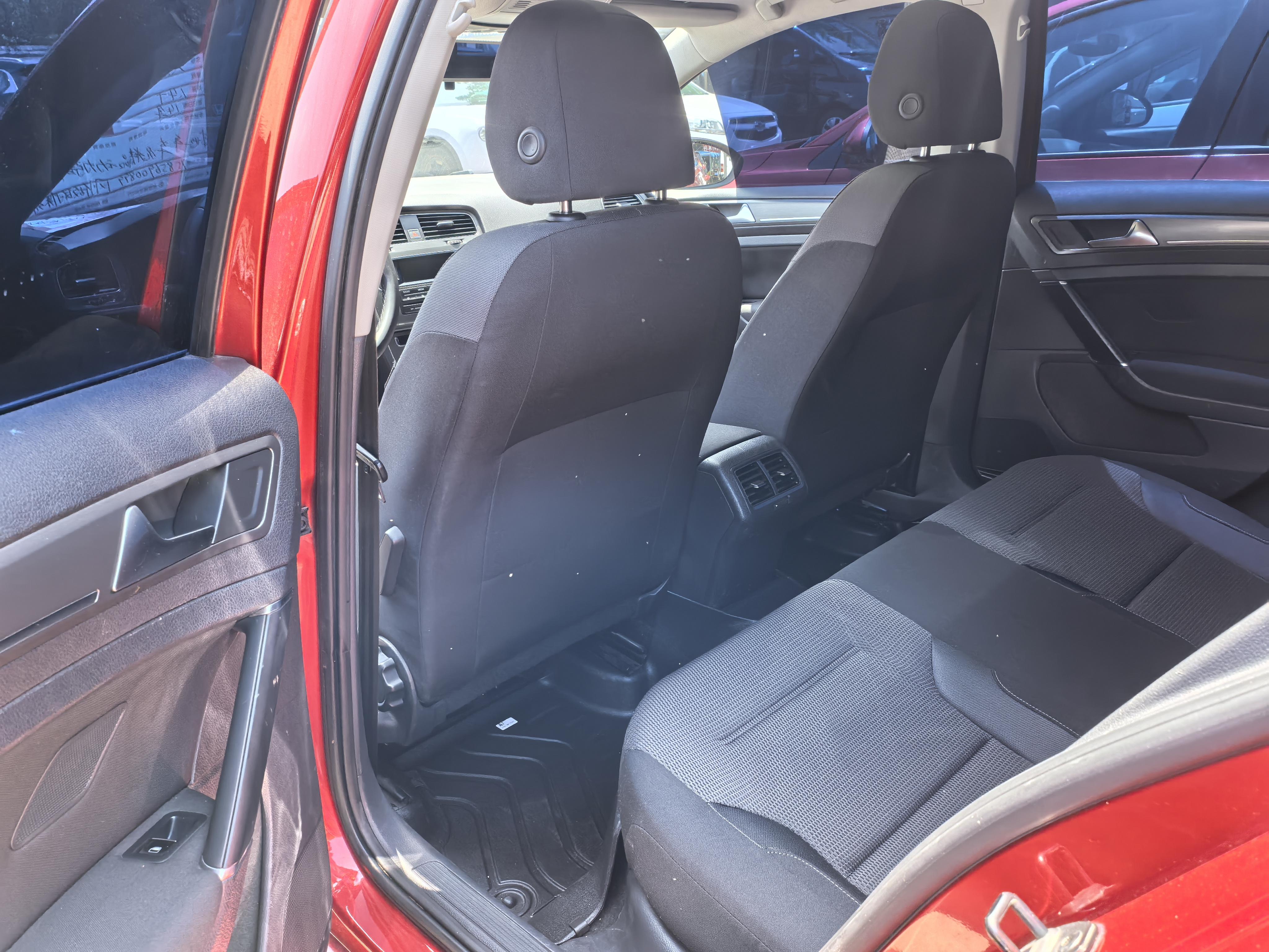 Volkswagen Golf Sportsvan 2014 thumb 9