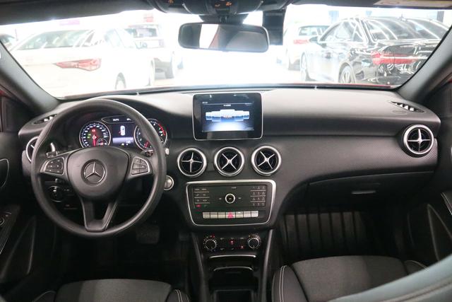 Mercedes-Benz A-Класс 2016 thumb 7