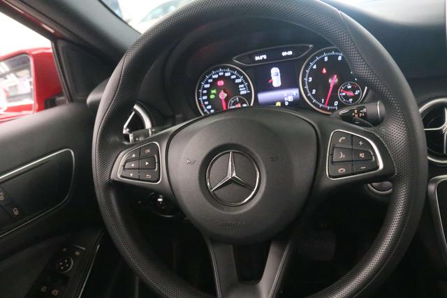 Mercedes-Benz A-Класс 2016 thumb 10