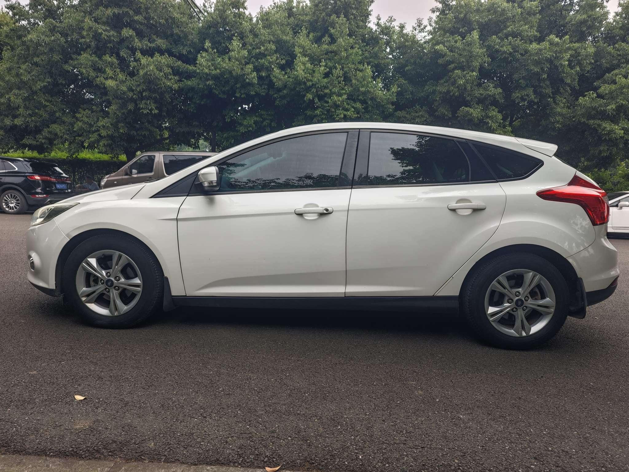 Ford Focus ST 2012 thumb 2