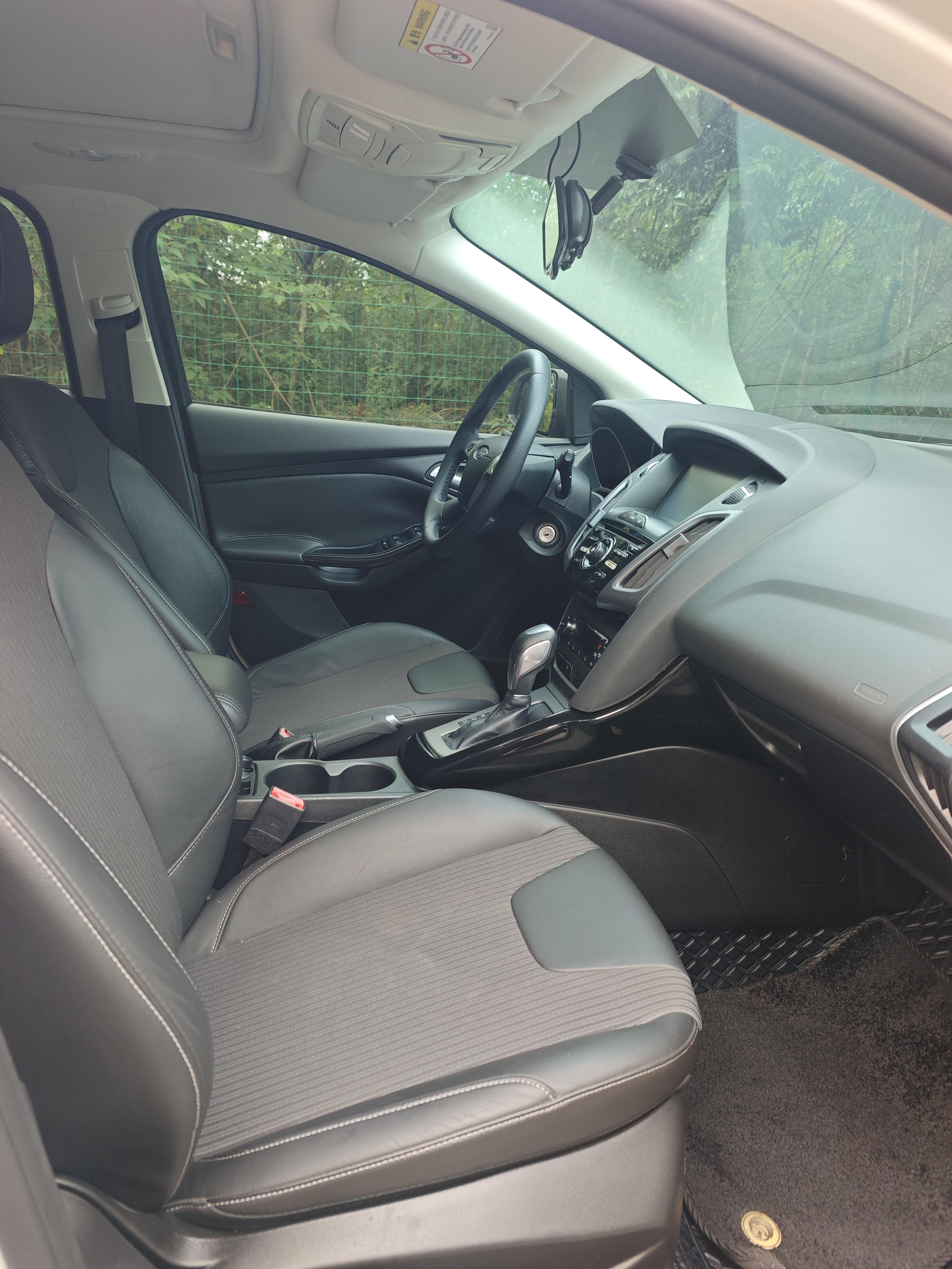 Ford Focus ST 2012 thumb 6