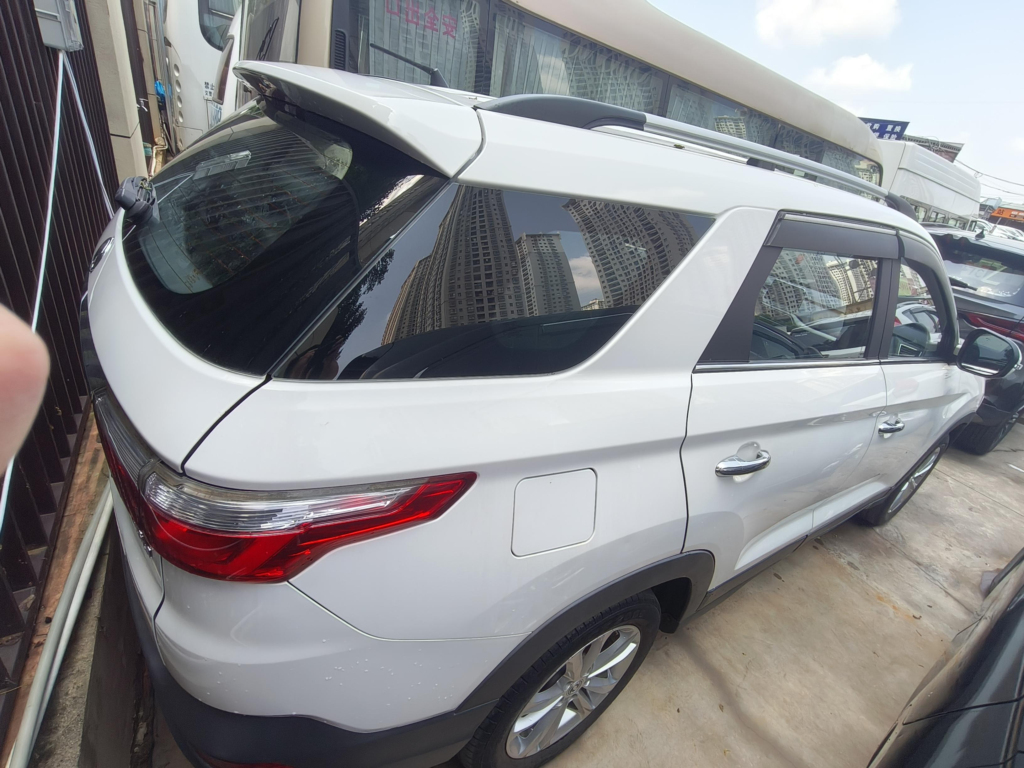 Dongfeng Fengon S560 2018 thumb 4