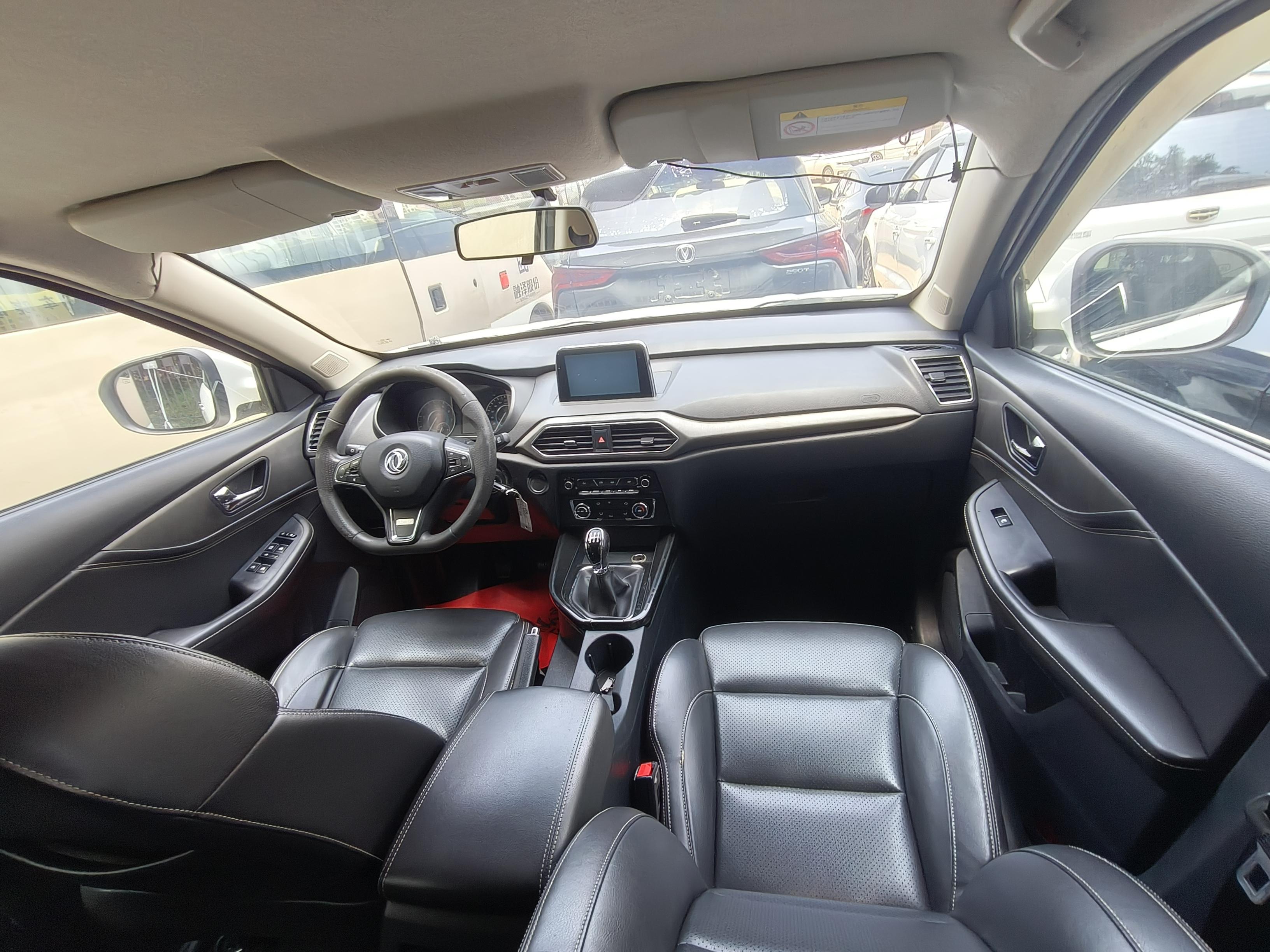 Dongfeng Fengon S560 2018 thumb 6