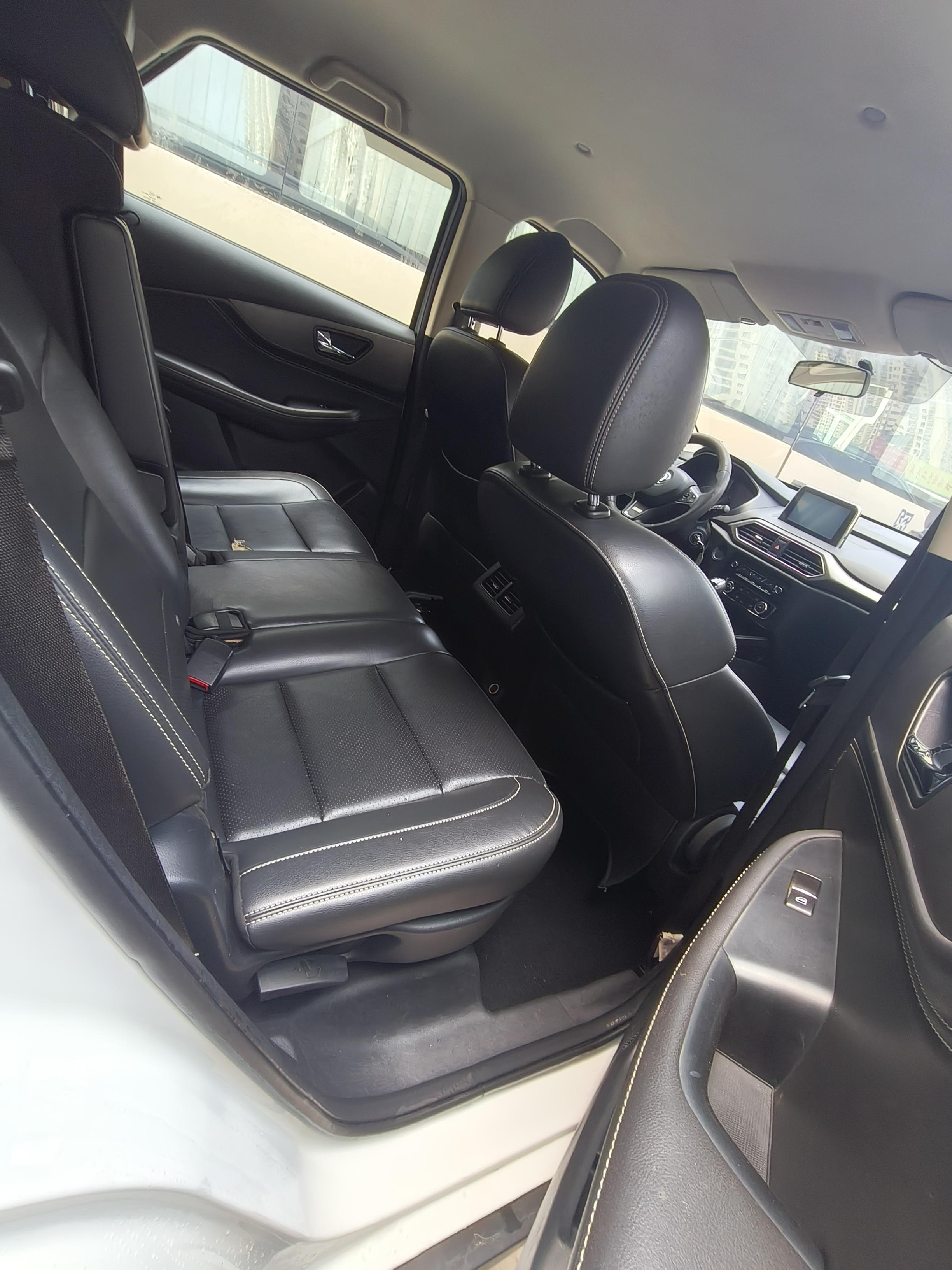Dongfeng Fengon S560 2018 thumb 8
