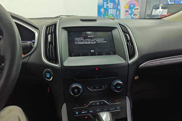 Ford Edge 2016 thumb 9