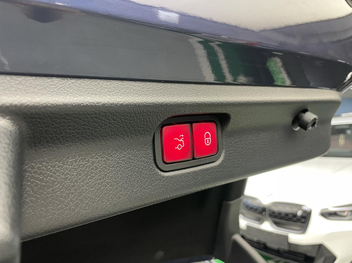 Mercedes-Benz EQE 2022 thumb 12