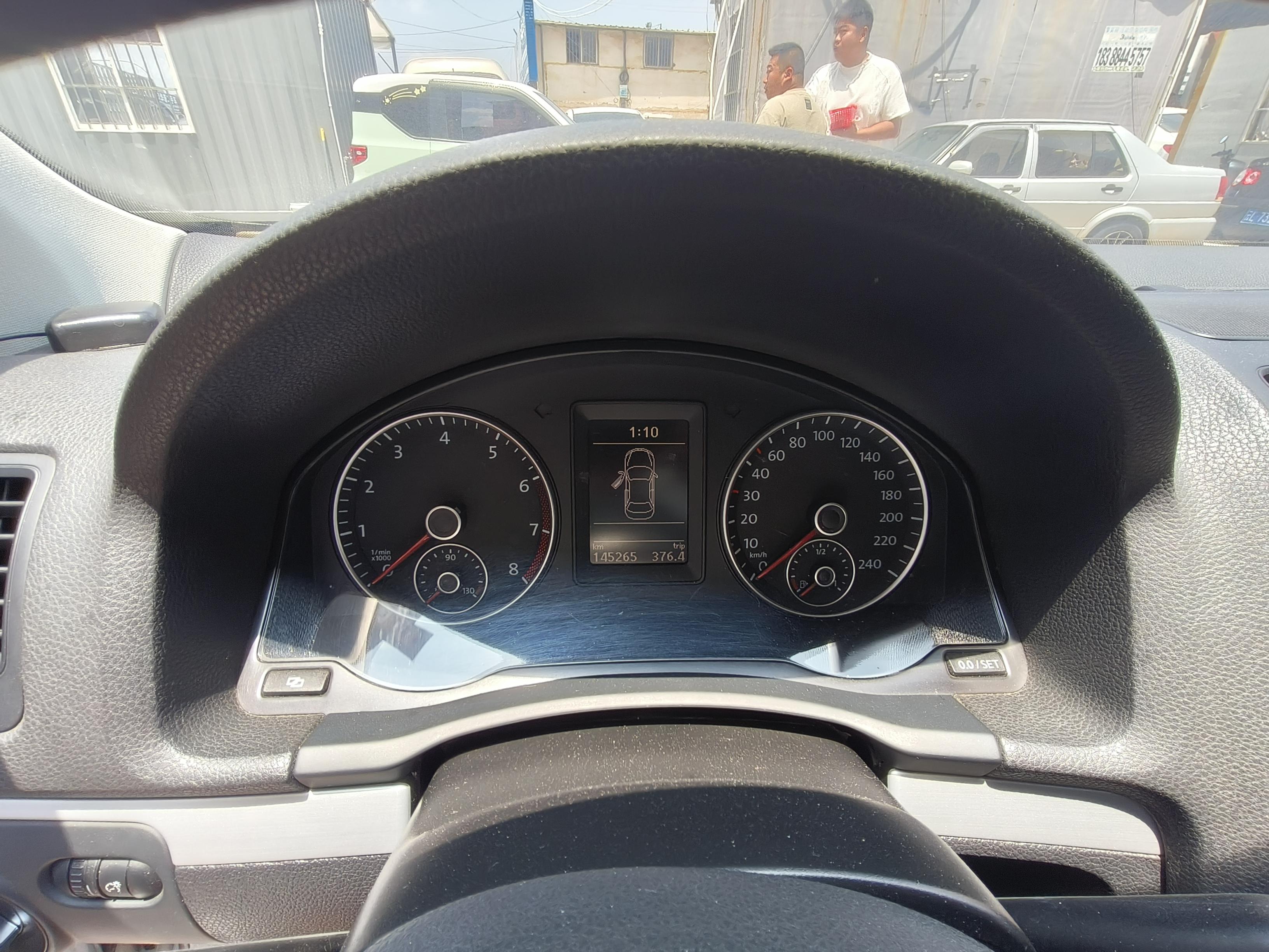 Volkswagen Sagitar 2011 thumb 7