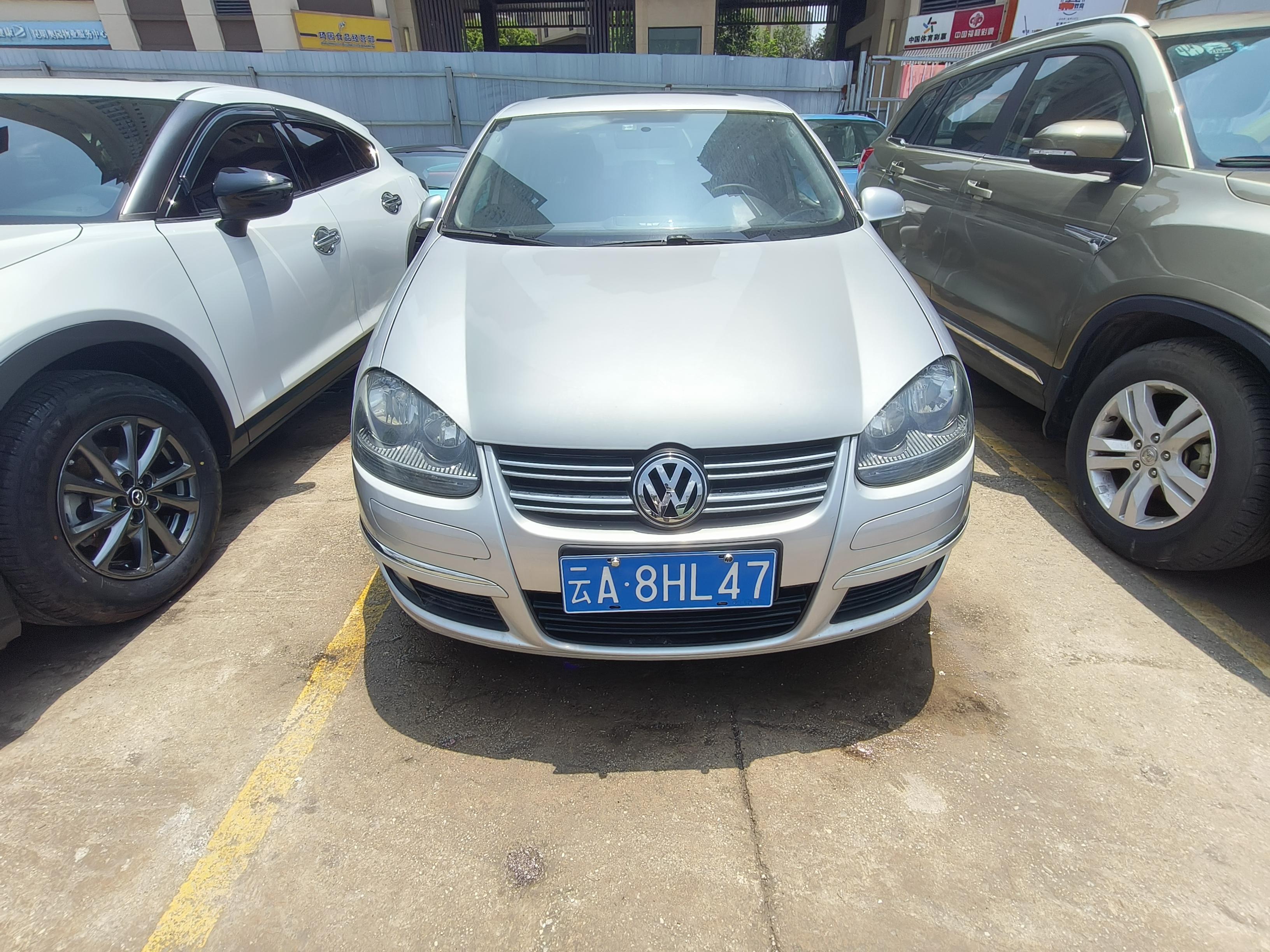 Volkswagen Sagitar 2011 thumb 10