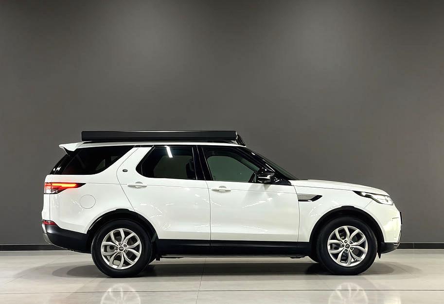 Land Rover Discovery 2018 thumb 3