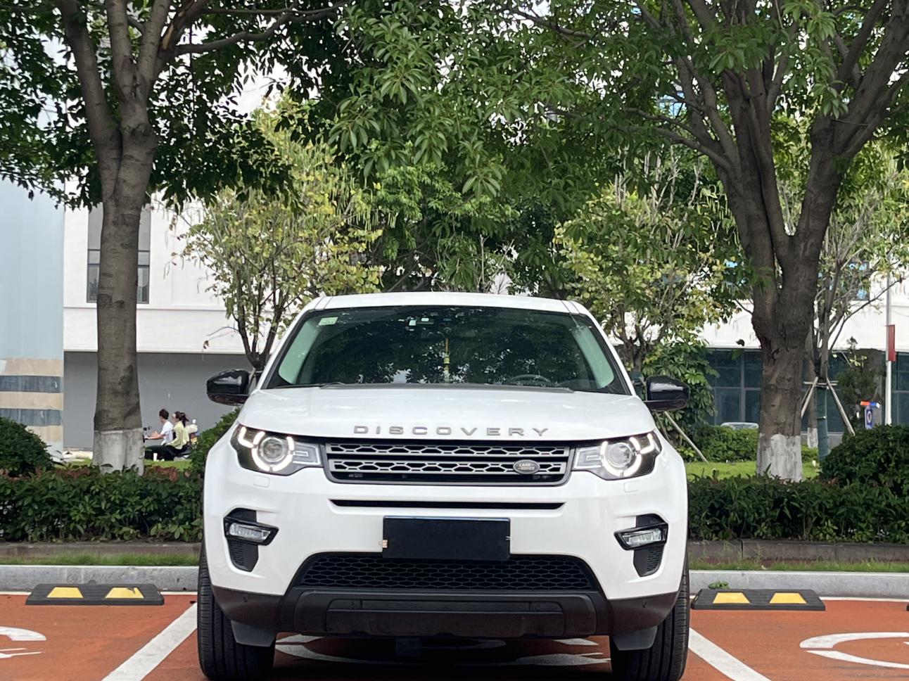 Land Rover Discovery Sport 2019 thumb 9