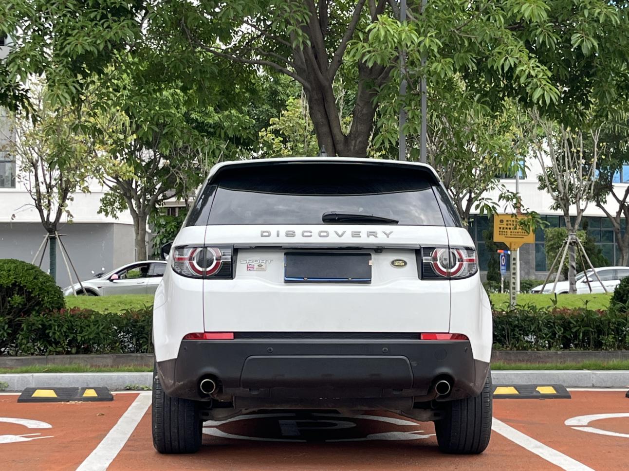 Land Rover Discovery Sport 2019 thumb 12