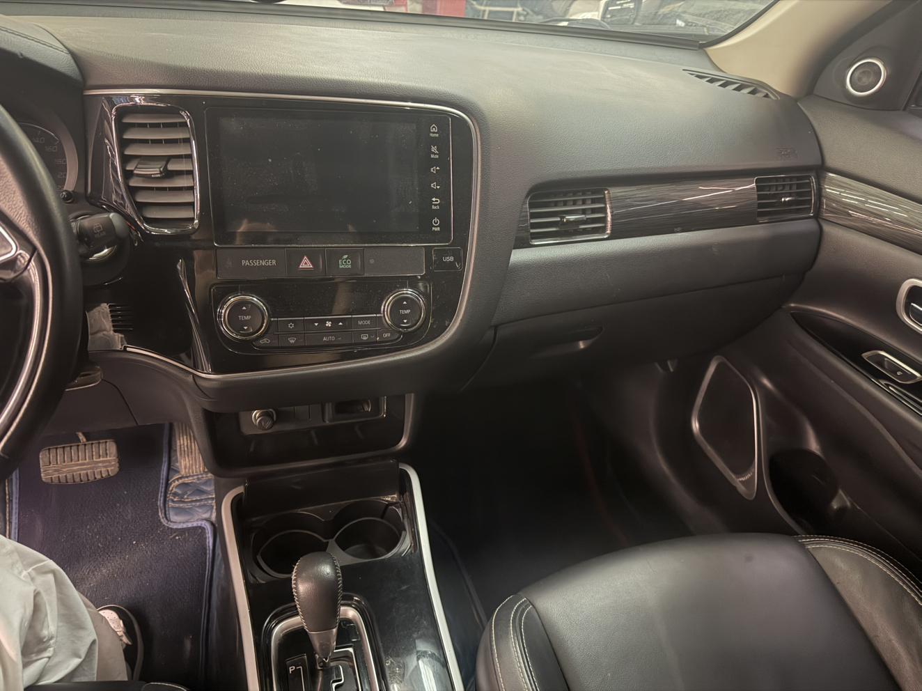 Mitsubishi Outlander 2021 thumb 2