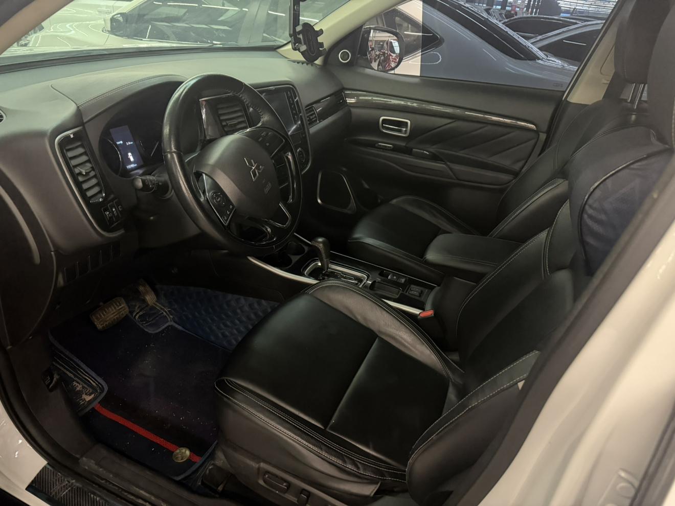 Mitsubishi Outlander 2021 thumb 9