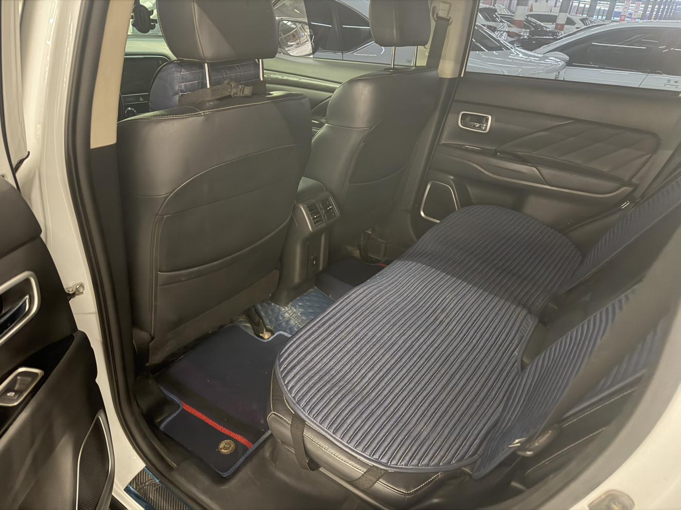 Mitsubishi Outlander 2021 thumb 10