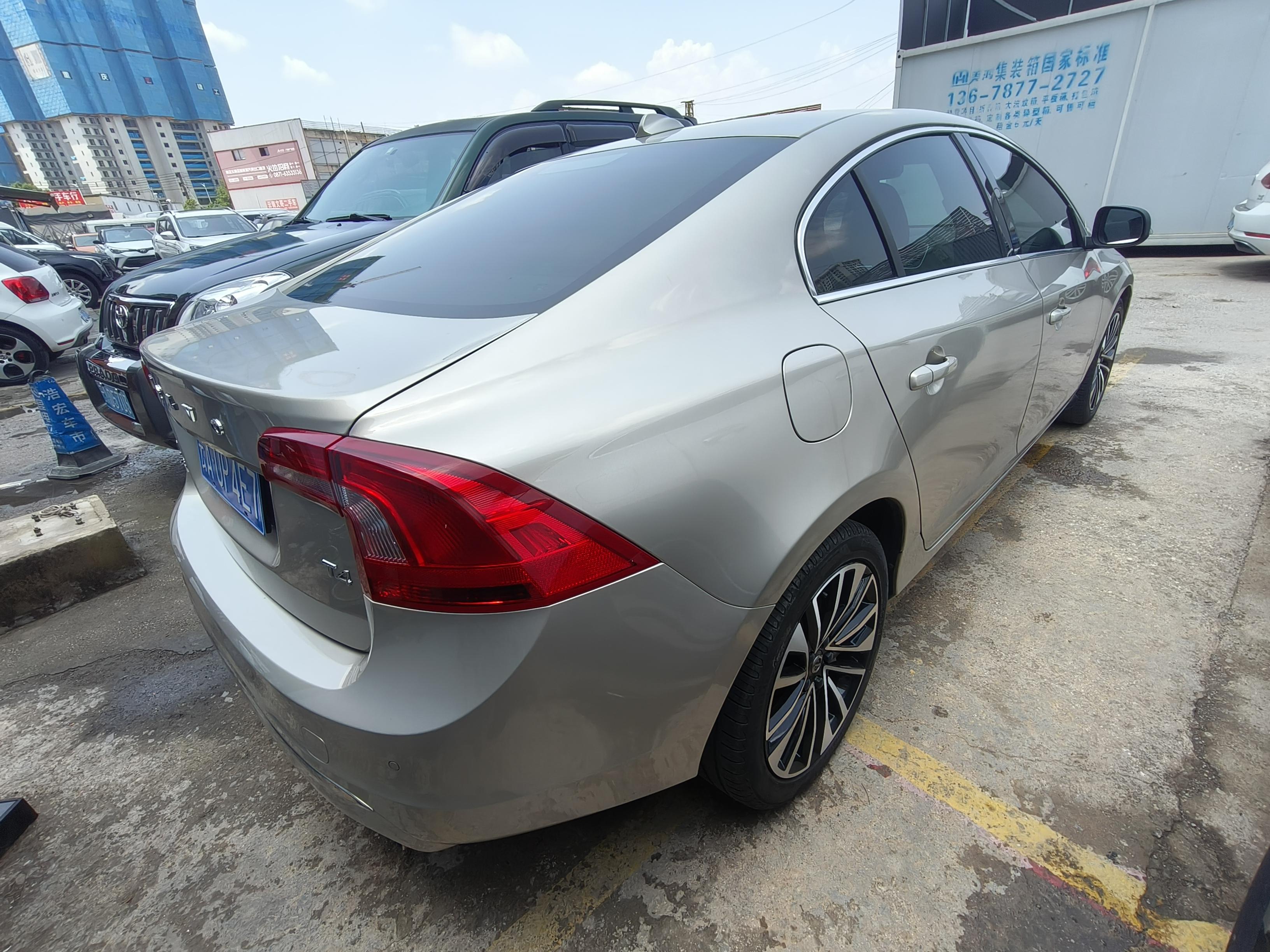 Volvo S60 2018 thumb 4