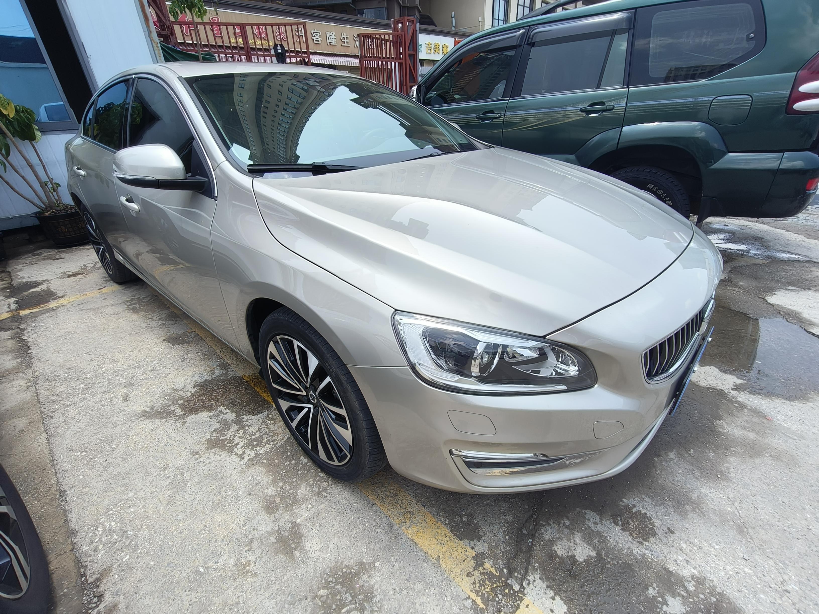 Volvo S60 2018 thumb 11