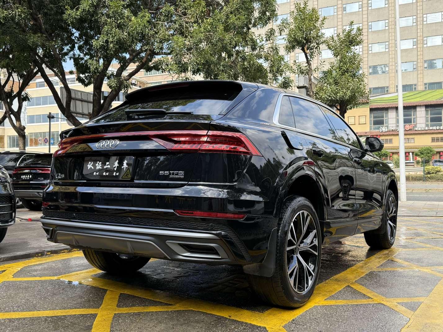 Audi Q8 2021 thumb 4