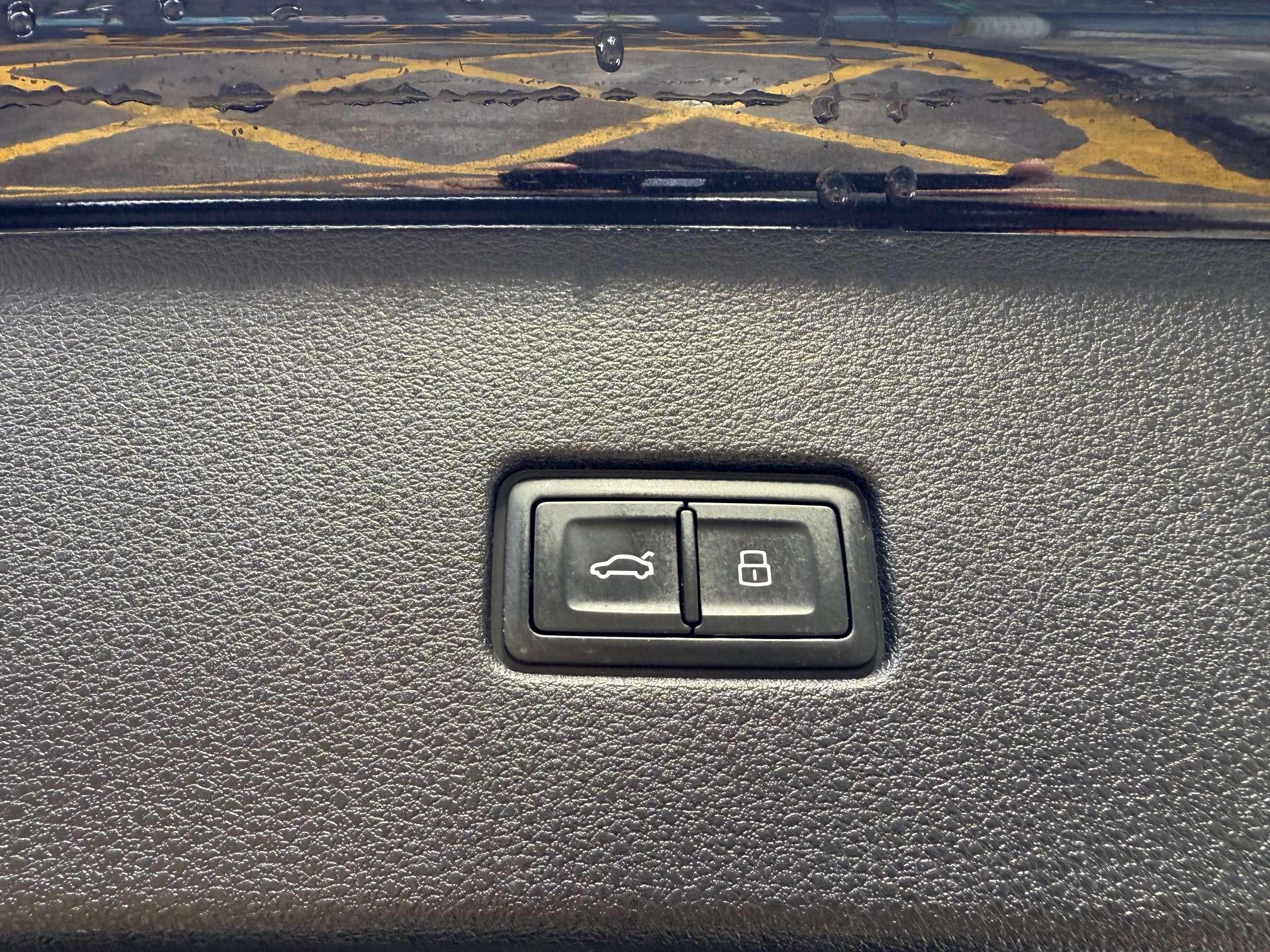 Audi Q8 2021 thumb 6