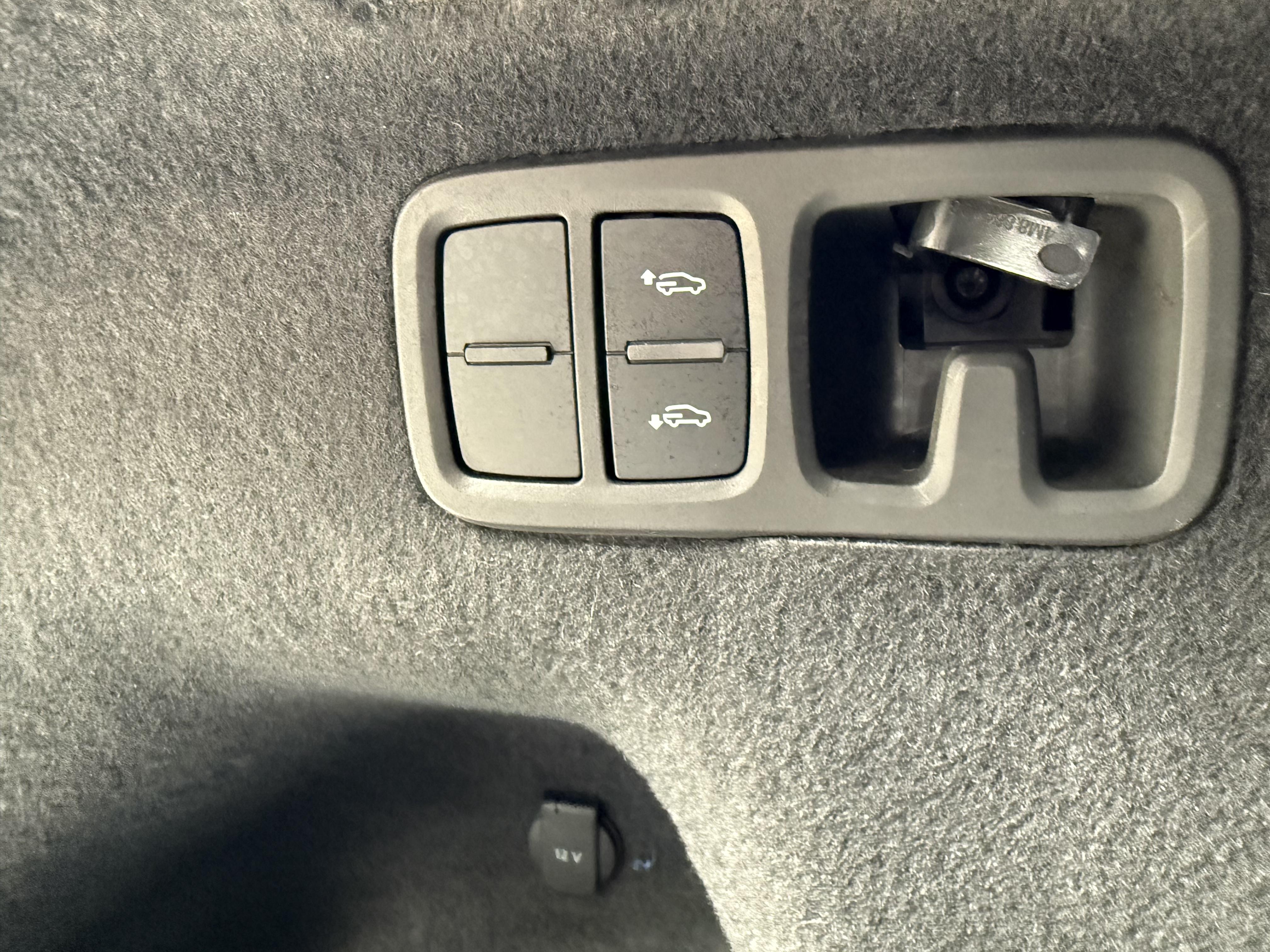 Audi Q8 2021 thumb 7