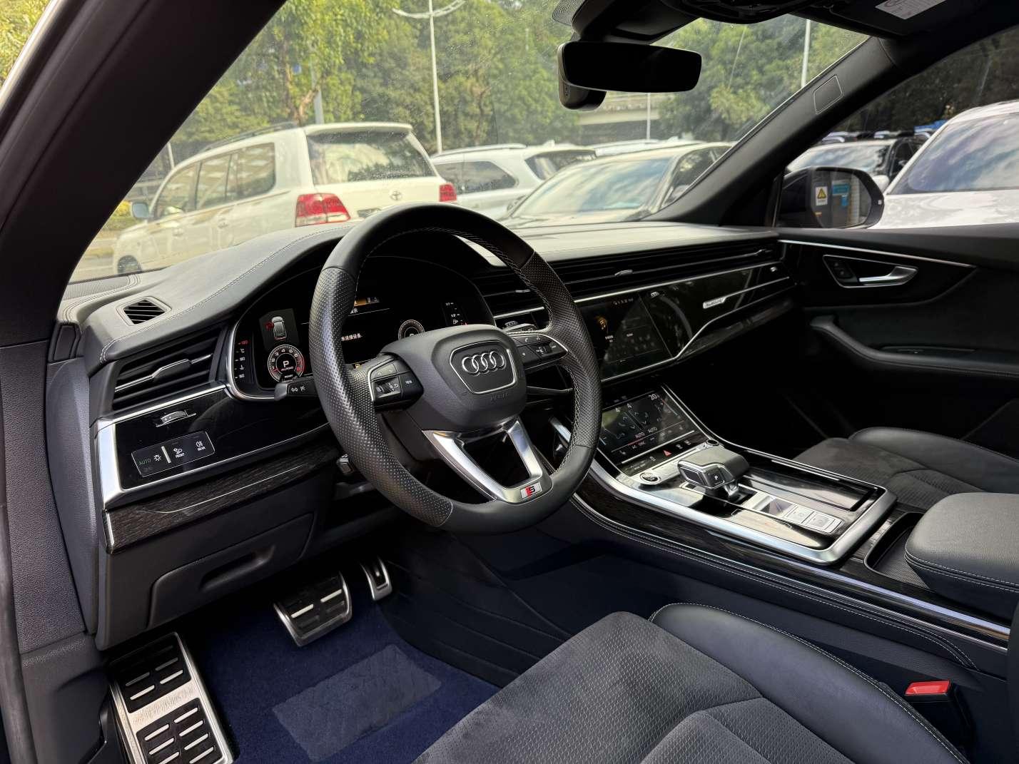 Audi Q8 2021 thumb 12