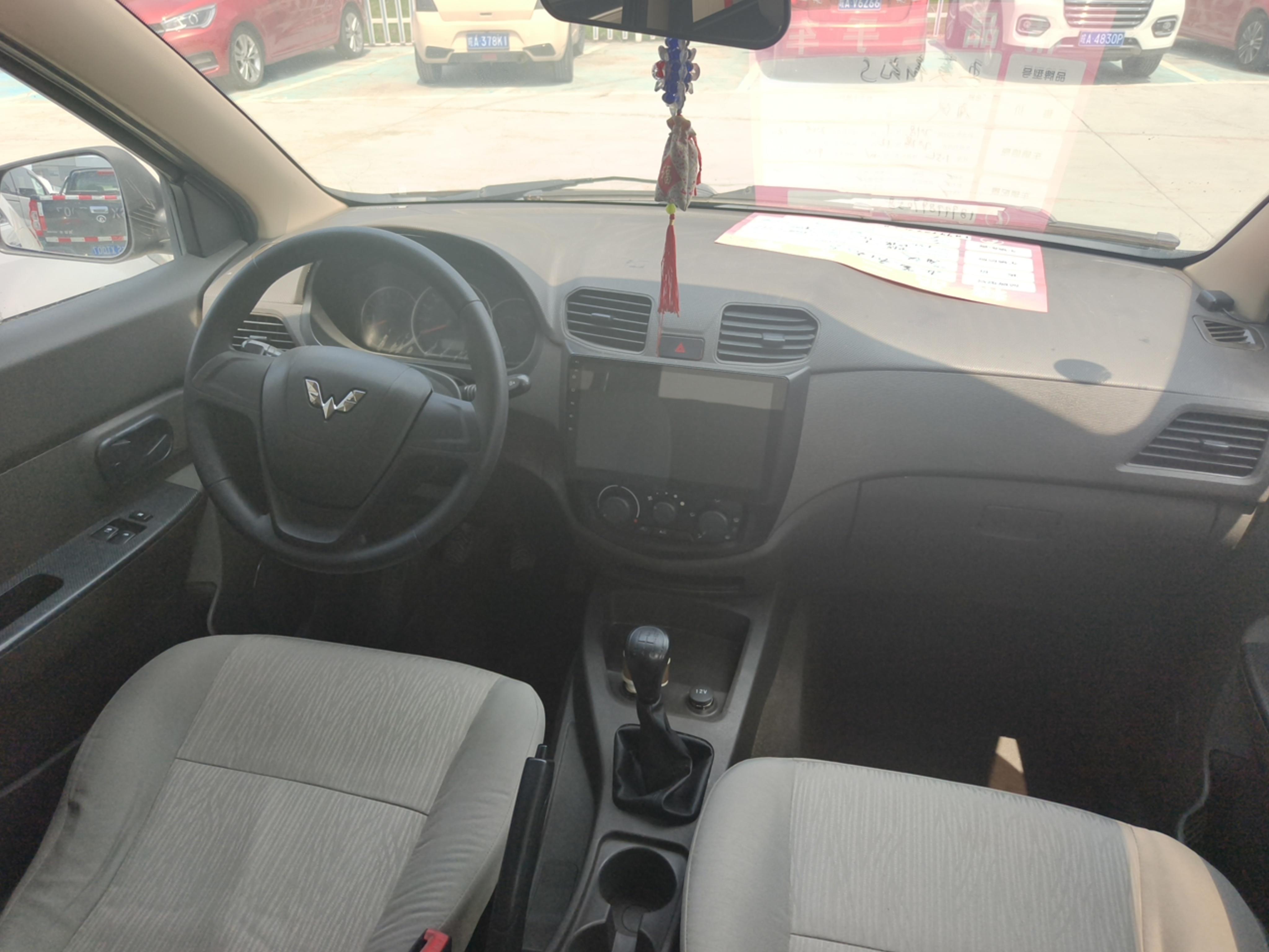 Wuling Hong Guang 2016 thumb 5