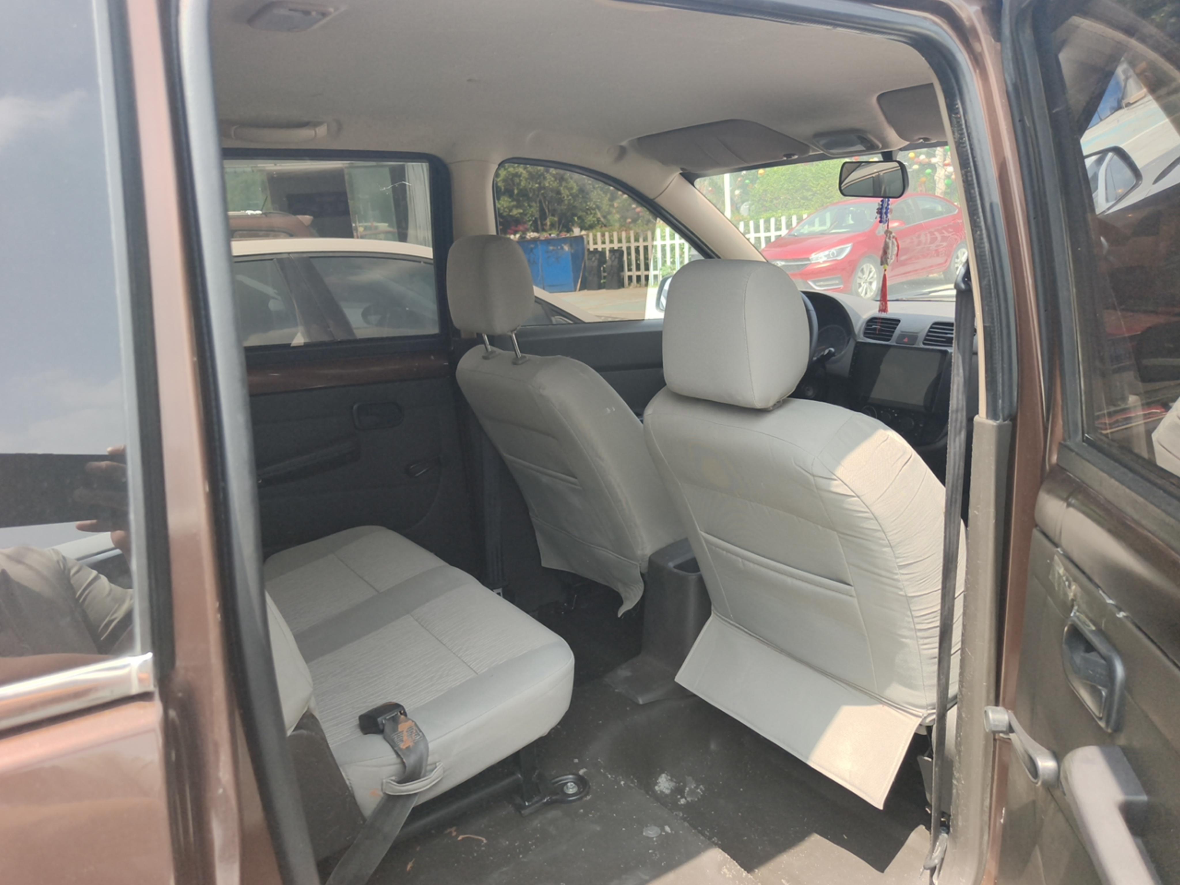 Wuling Hong Guang 2016 thumb 7