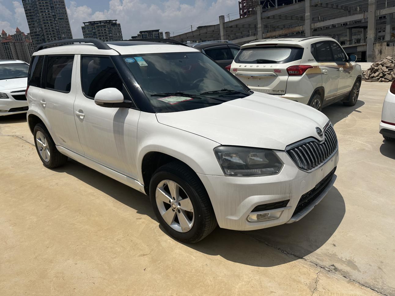 Skoda Yeti 2014 thumb 10