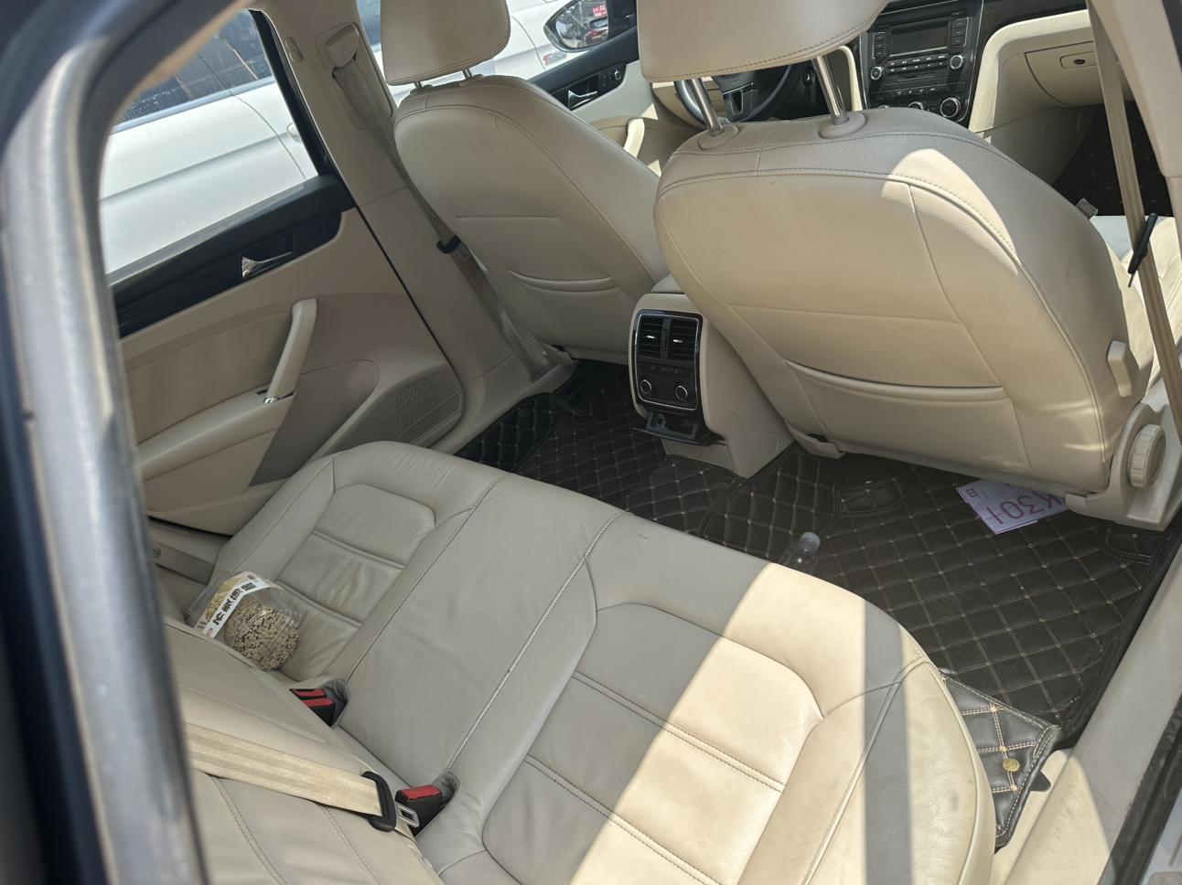 Volkswagen Passat (North America and China) 2011 thumb 7