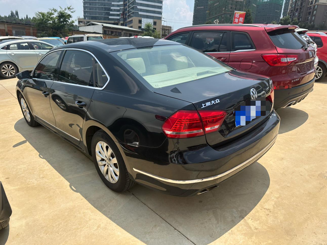 Volkswagen Passat (North America and China) 2011 thumb 11