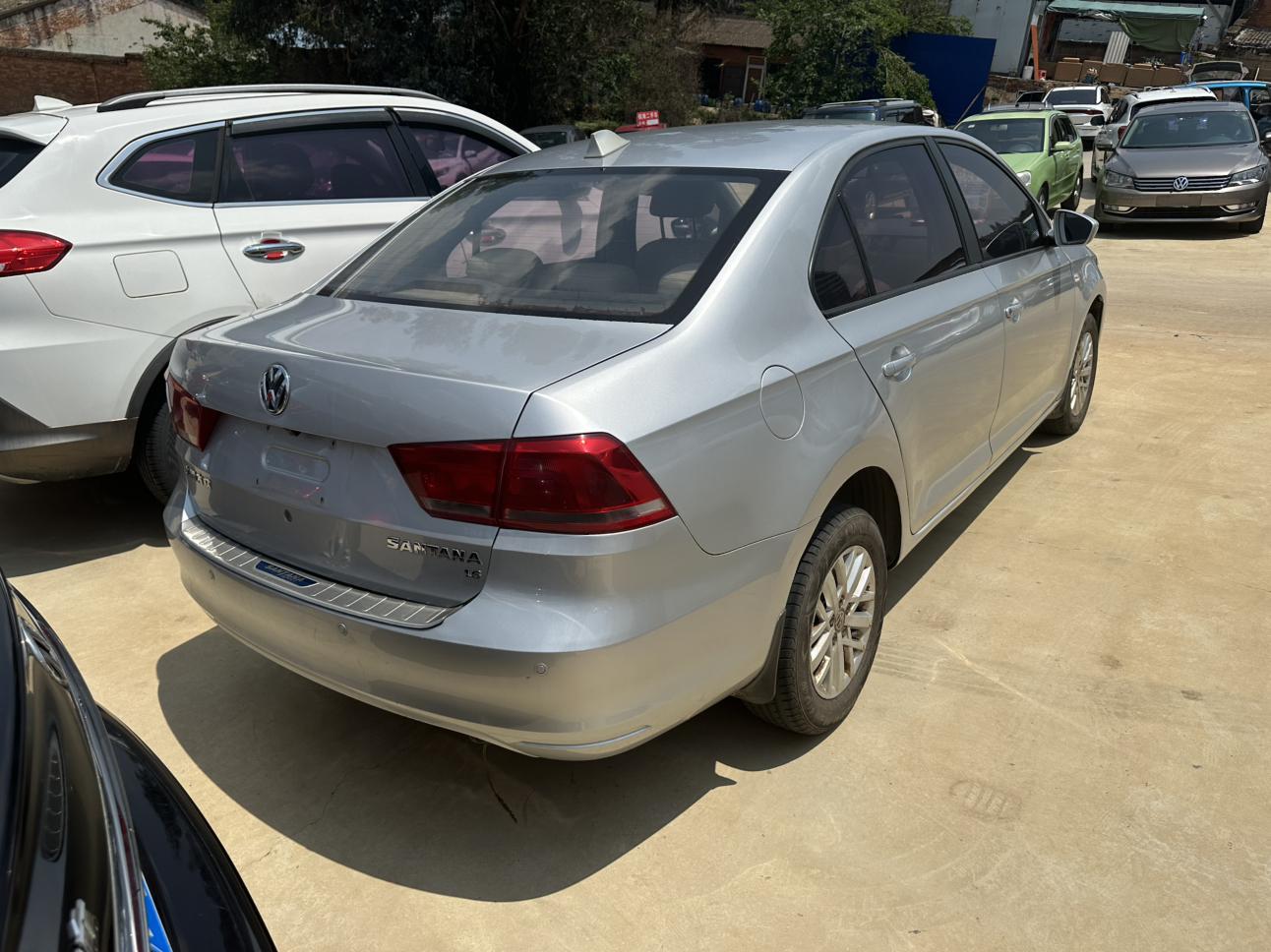 Volkswagen Santana 2015 thumb 12
