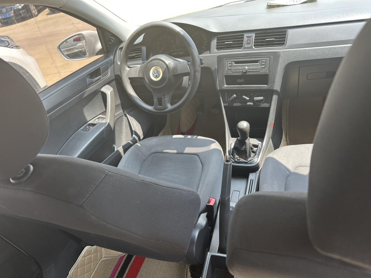 Volkswagen Santana 2013 thumb 5