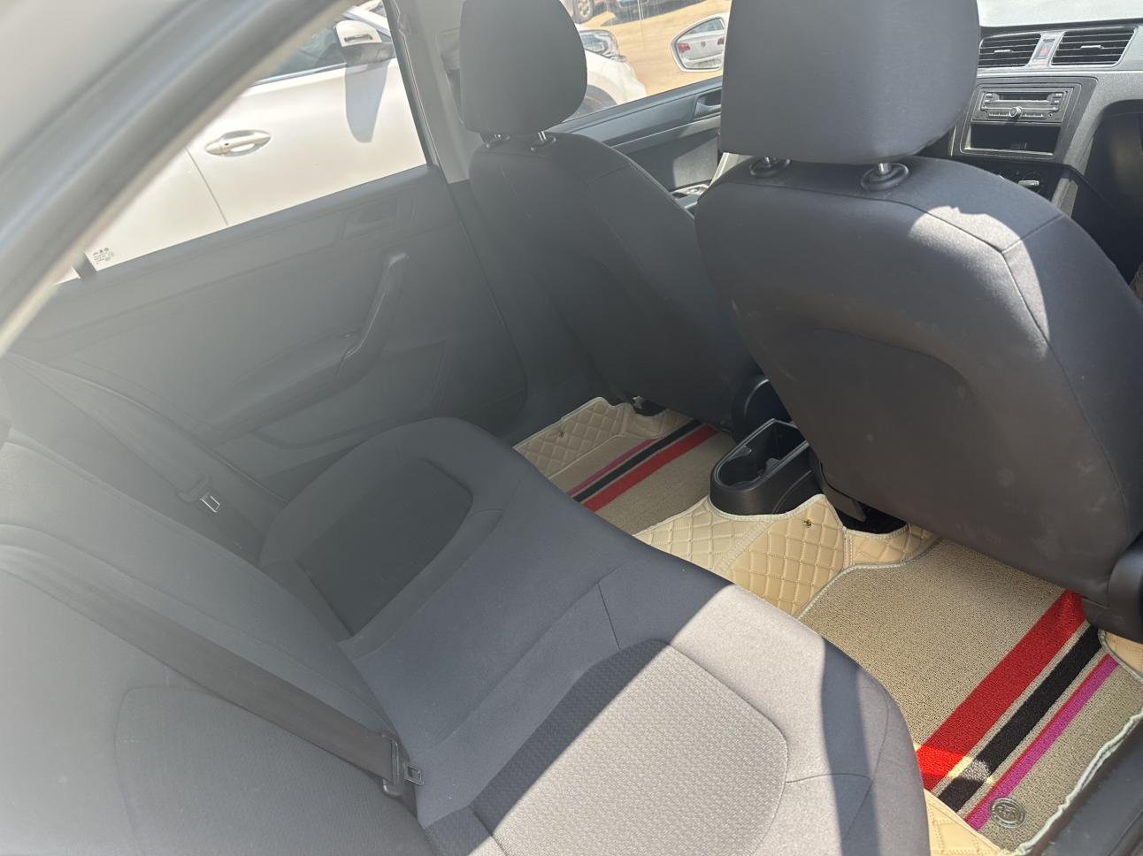 Volkswagen Santana 2013 thumb 6