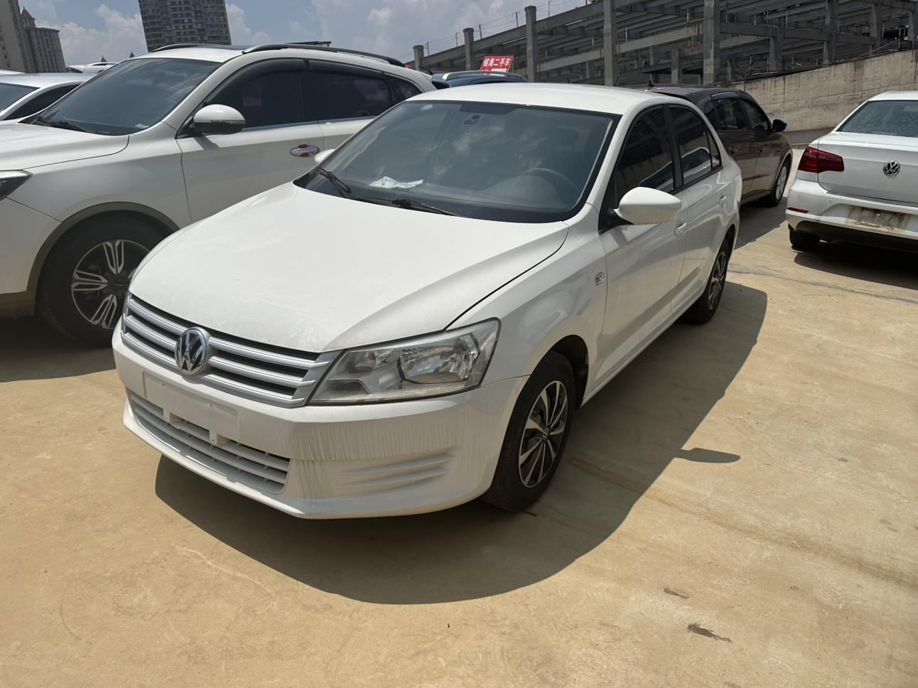 Volkswagen Santana 2013 thumb 9