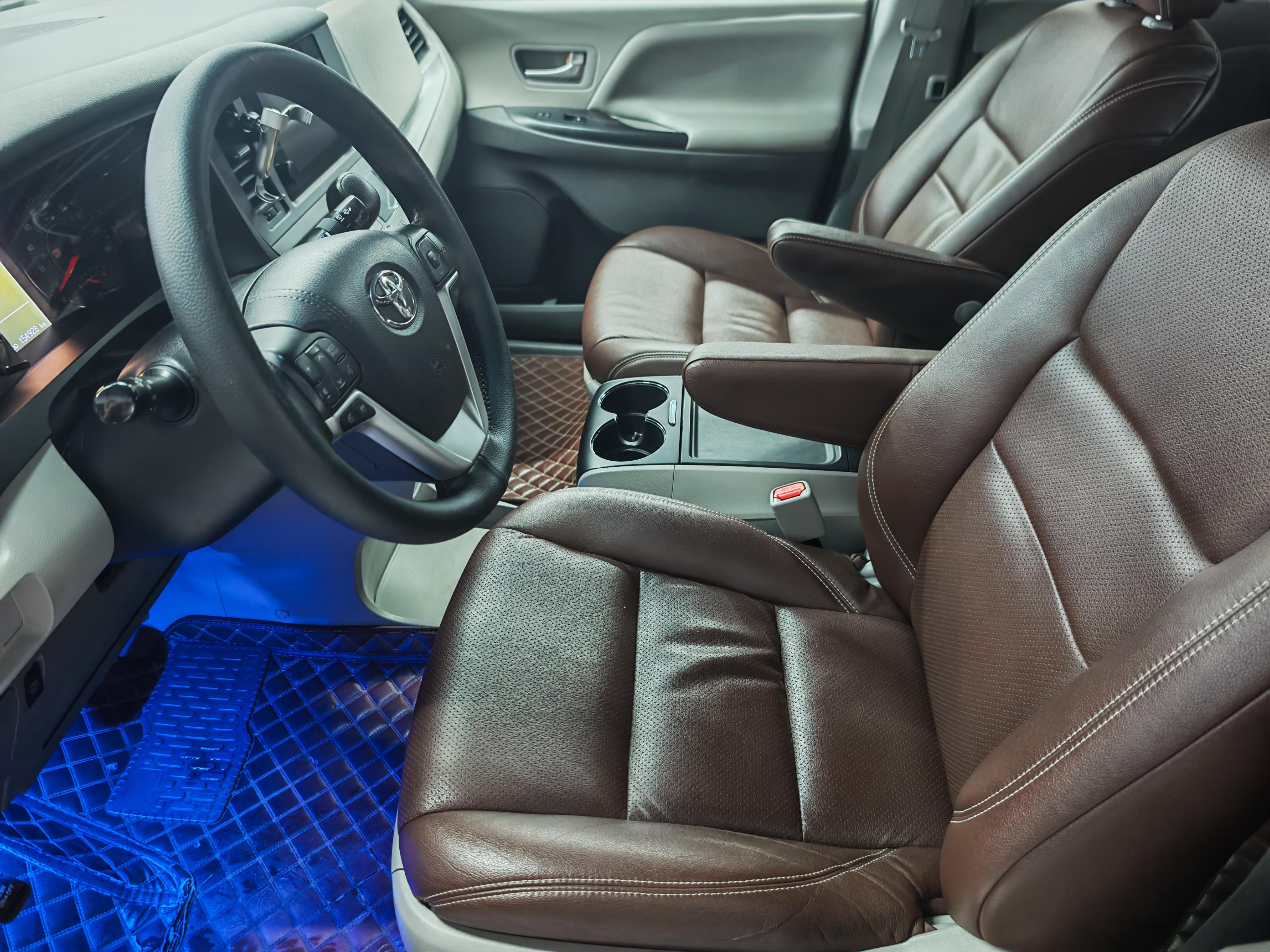 Toyota Sienna 2016 thumb 5