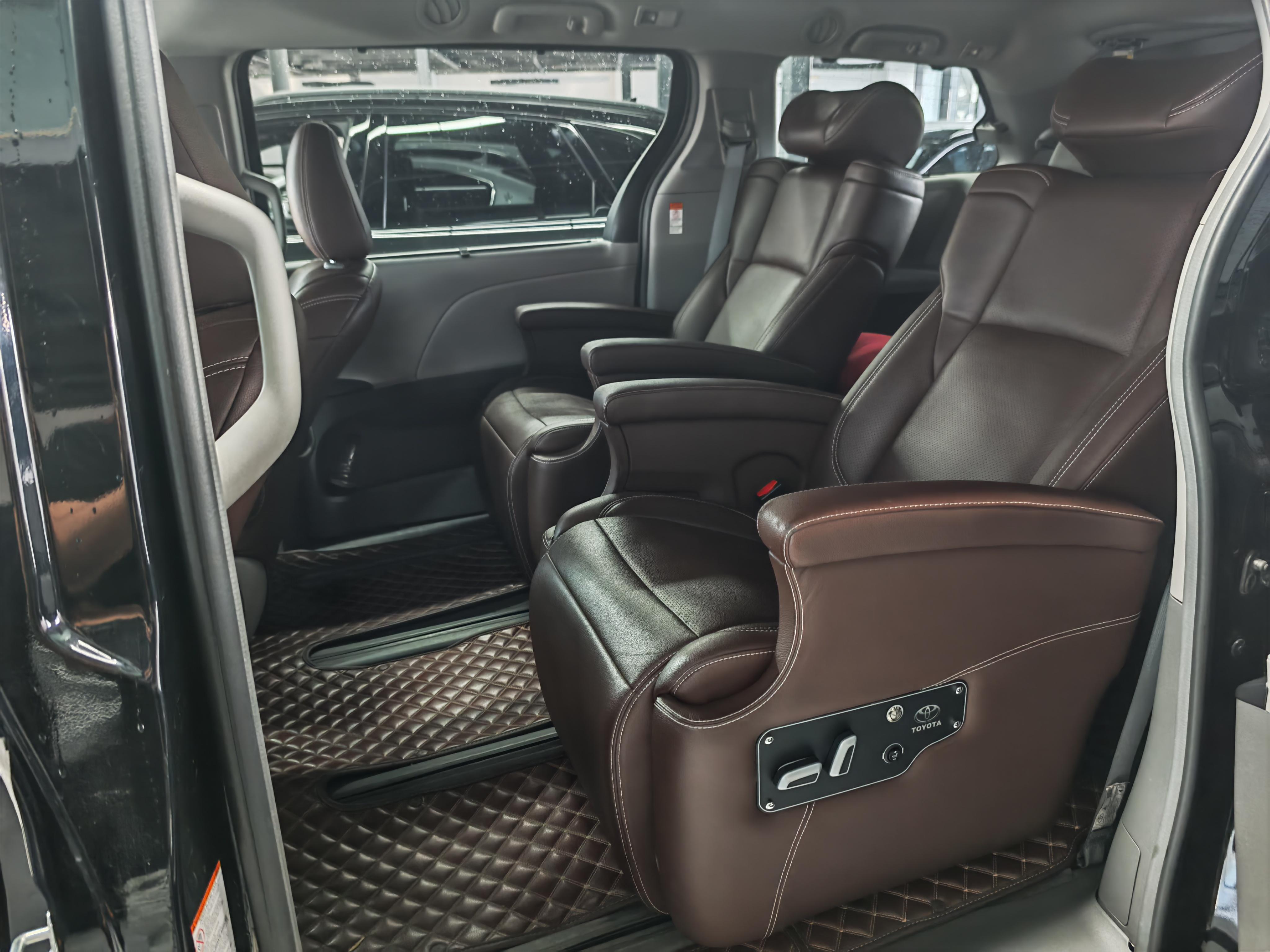 Toyota Sienna 2016 thumb 7