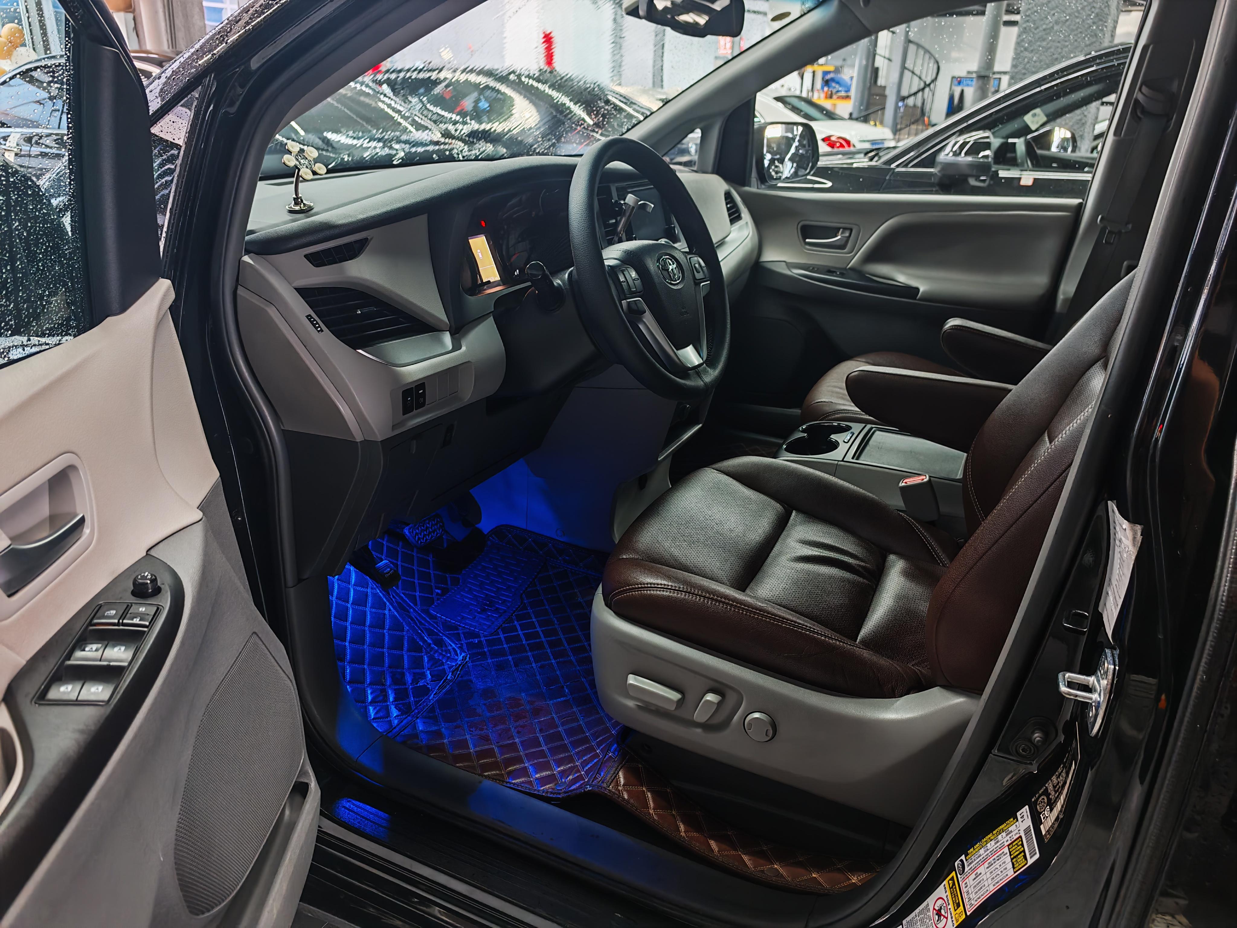 Toyota Sienna 2016 thumb 8