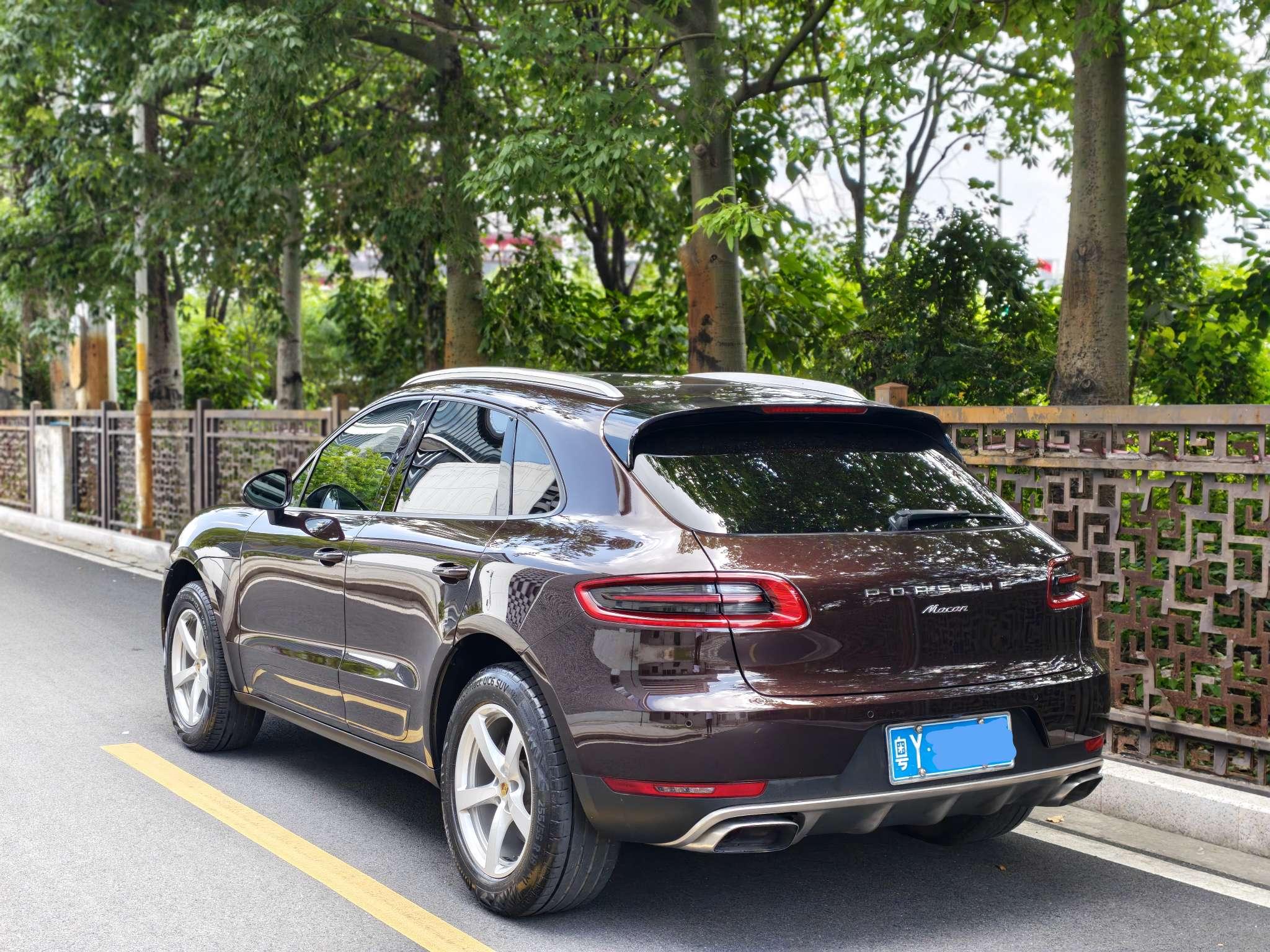 Porsche Macan 2016 thumb 2