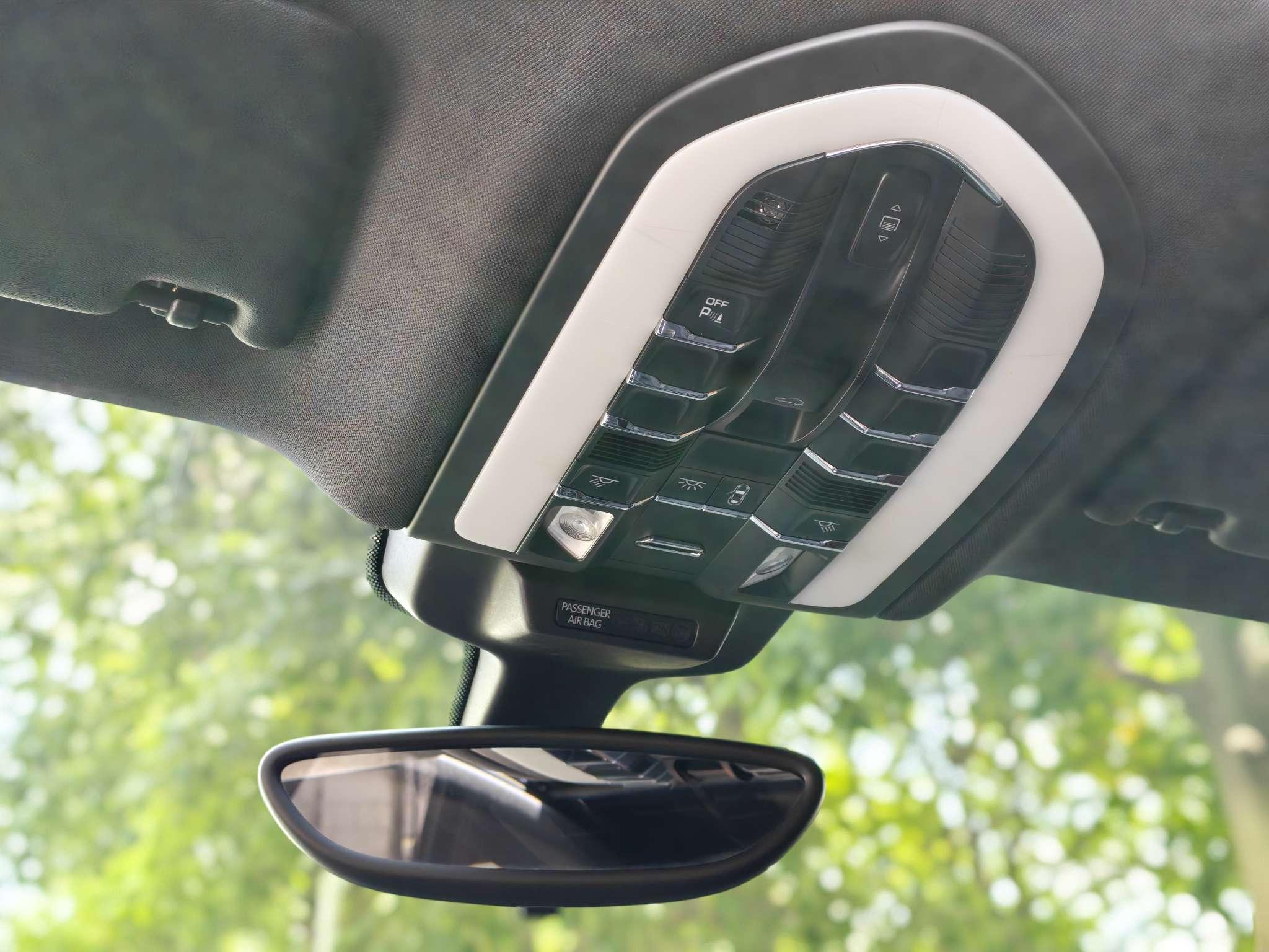 Porsche Macan 2016 thumb 9