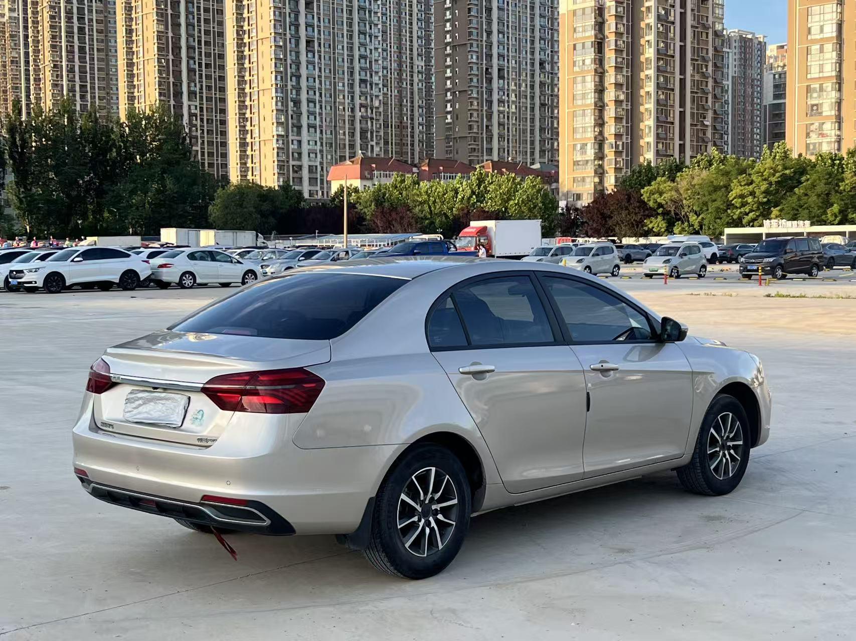 Geely Emgrand 2019 thumb 4