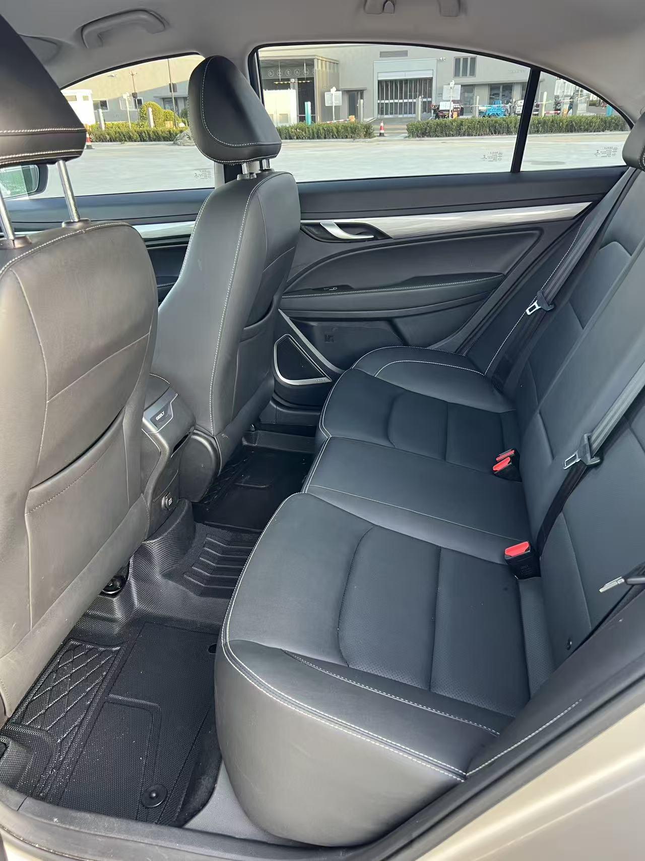 Geely Emgrand 2019 thumb 7
