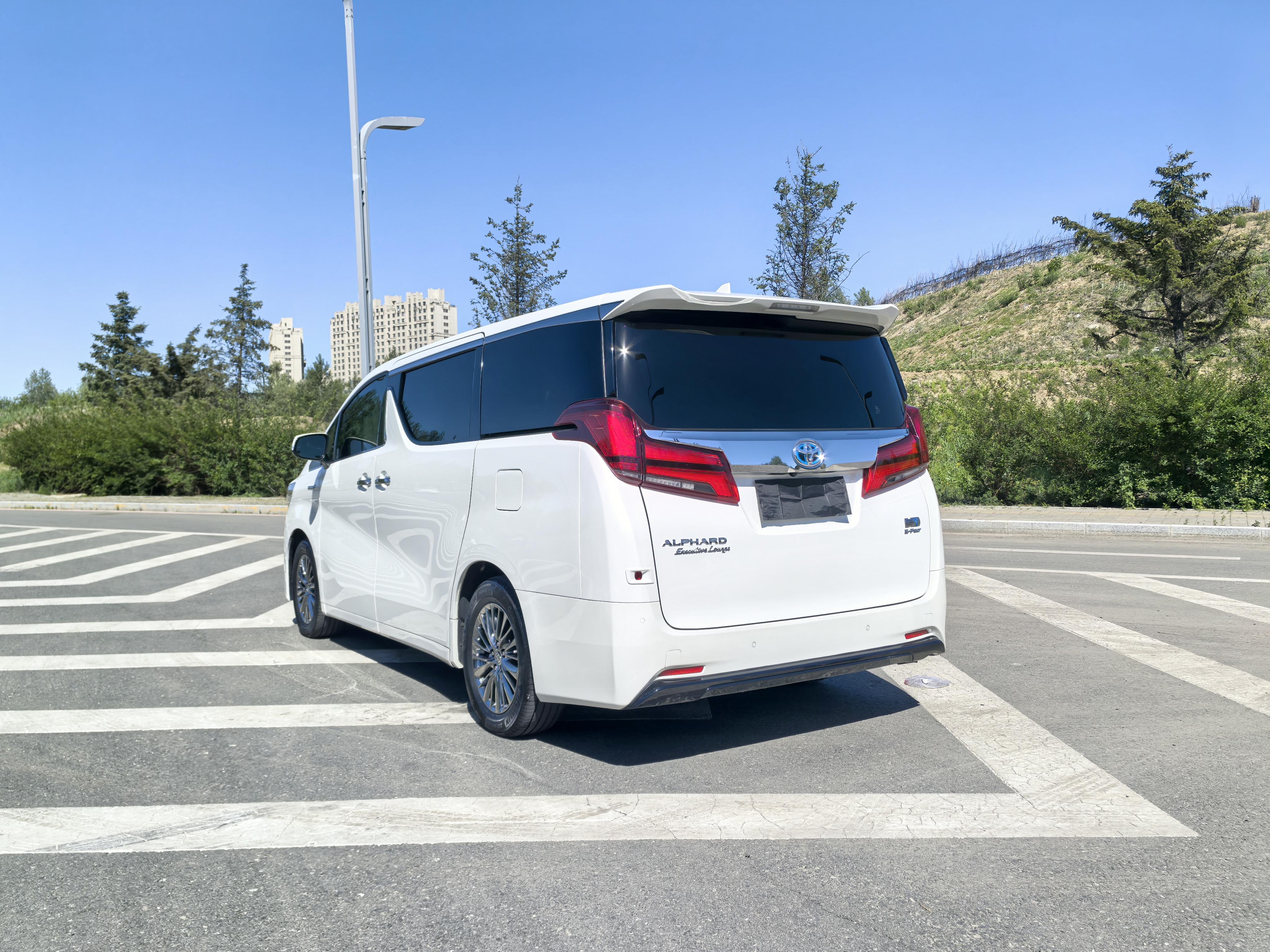 Toyota Alphard 2021 thumb 2