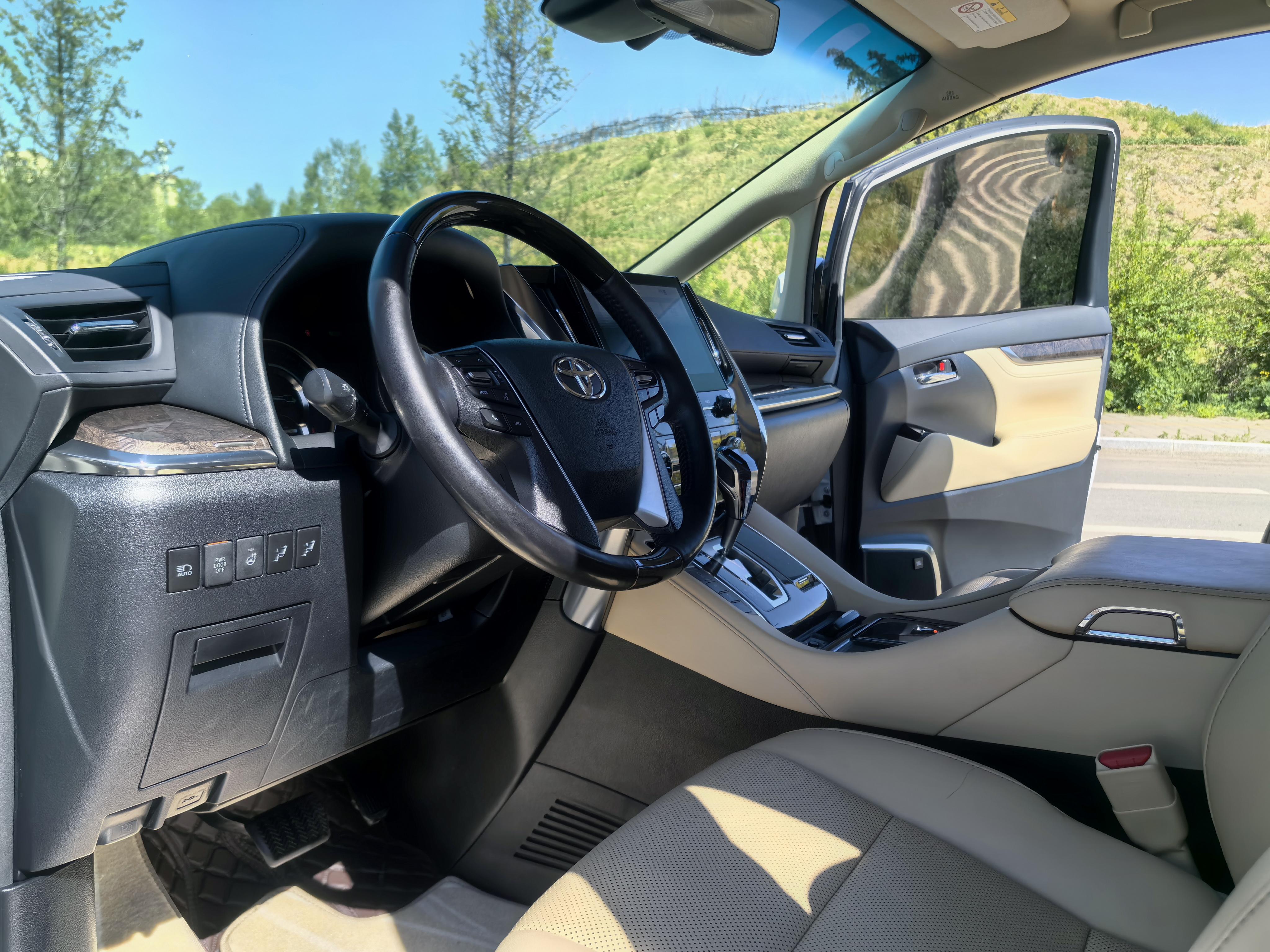 Toyota Alphard 2021 thumb 10
