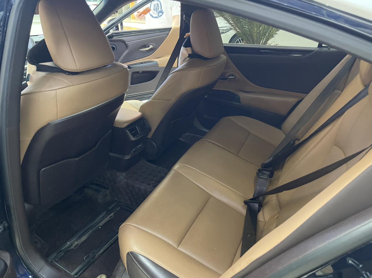 Lexus ES 2020 thumb 9