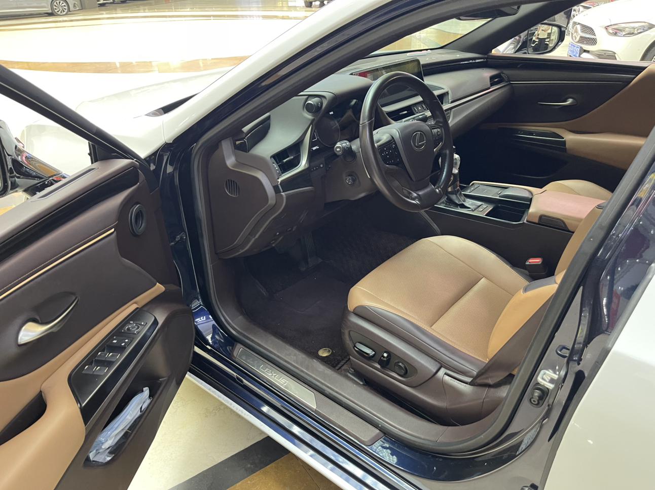 Lexus ES 2020 thumb 10