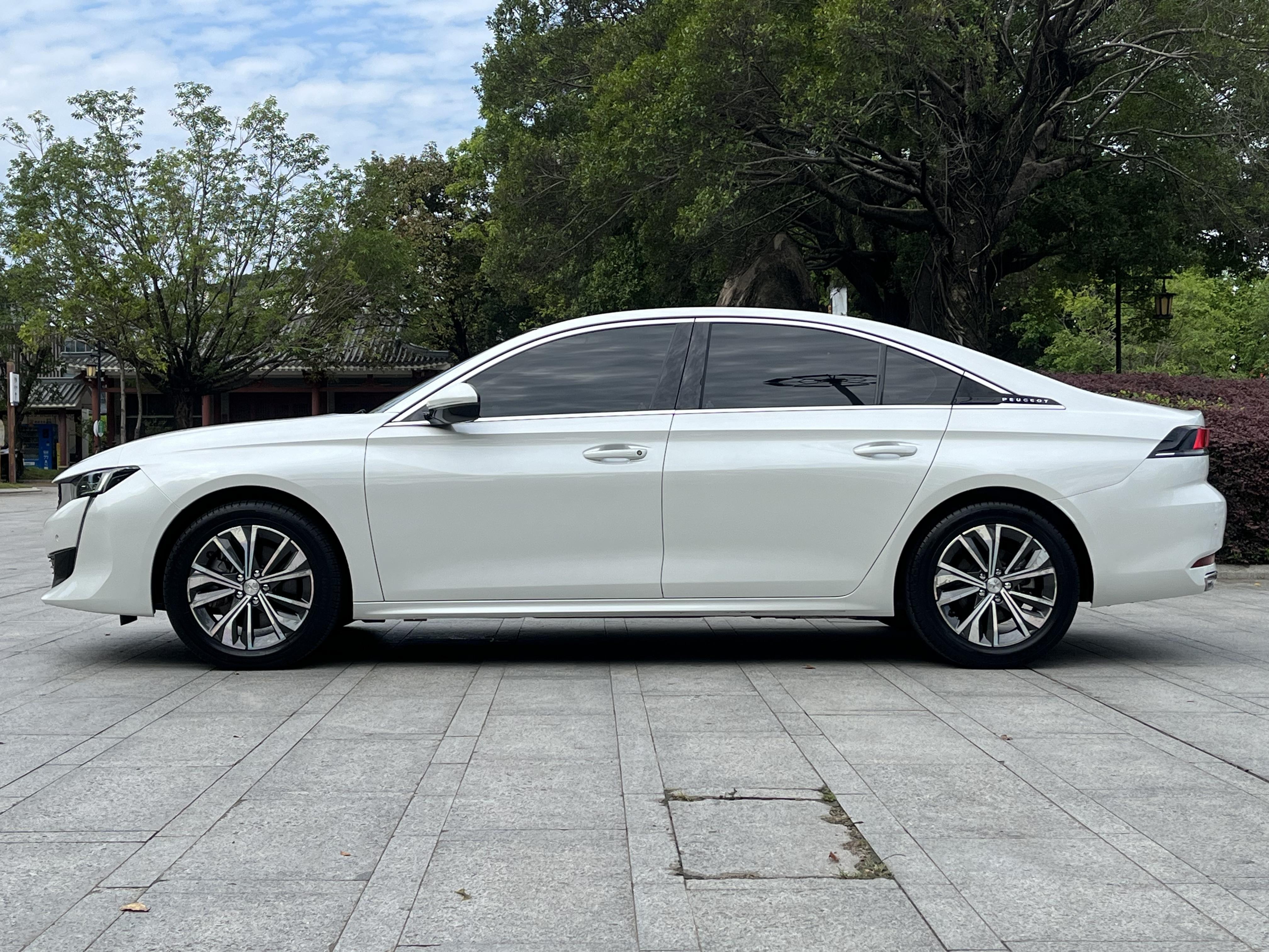Peugeot 508 2021 thumb 2